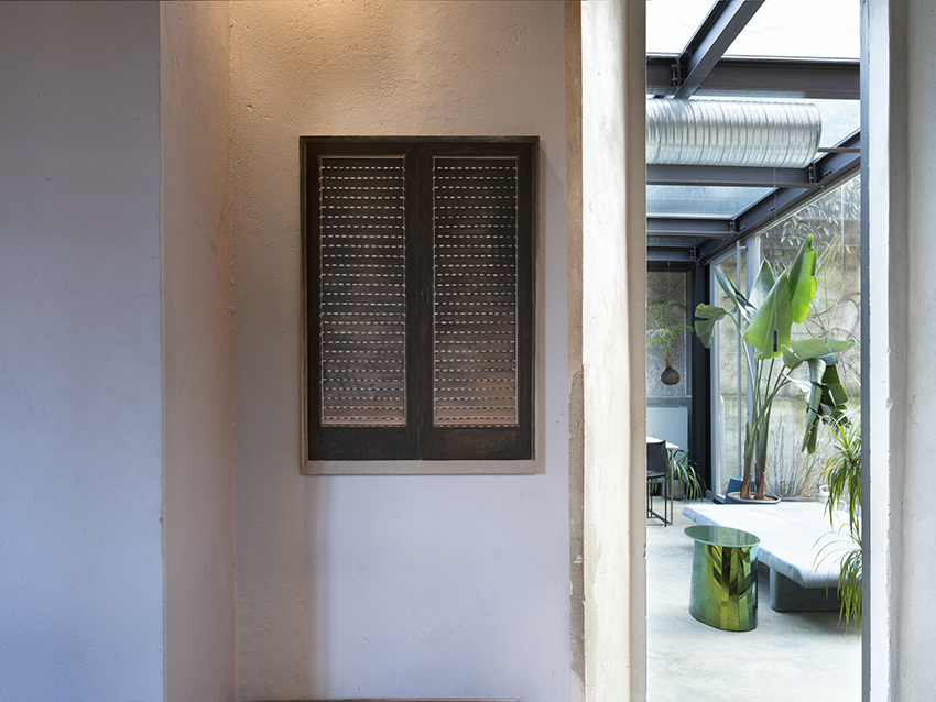 Dr. Barry & Ms. Hyde, Luciano Sozio
Dawn, 2024,
Pigments and acrylic on linen,
100x70 cm,
Daylight installation view