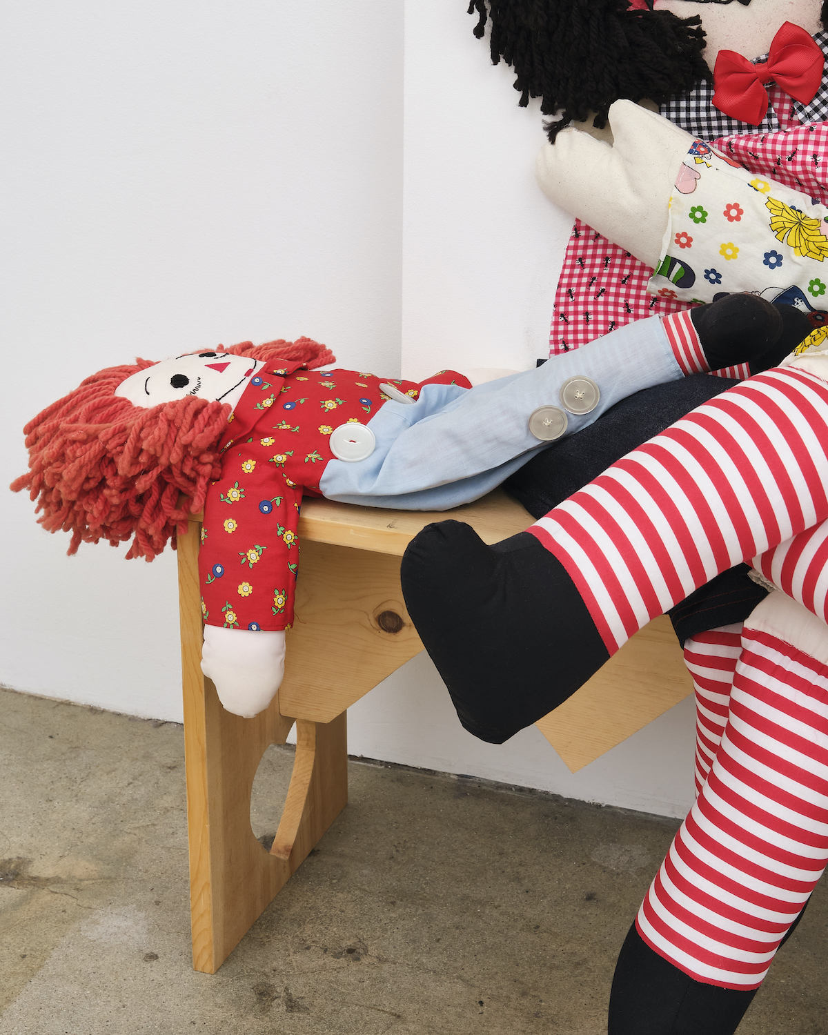 Jason Yates, Smile Everyone, 2016 Mixed media 89 x 78 x 24 inches