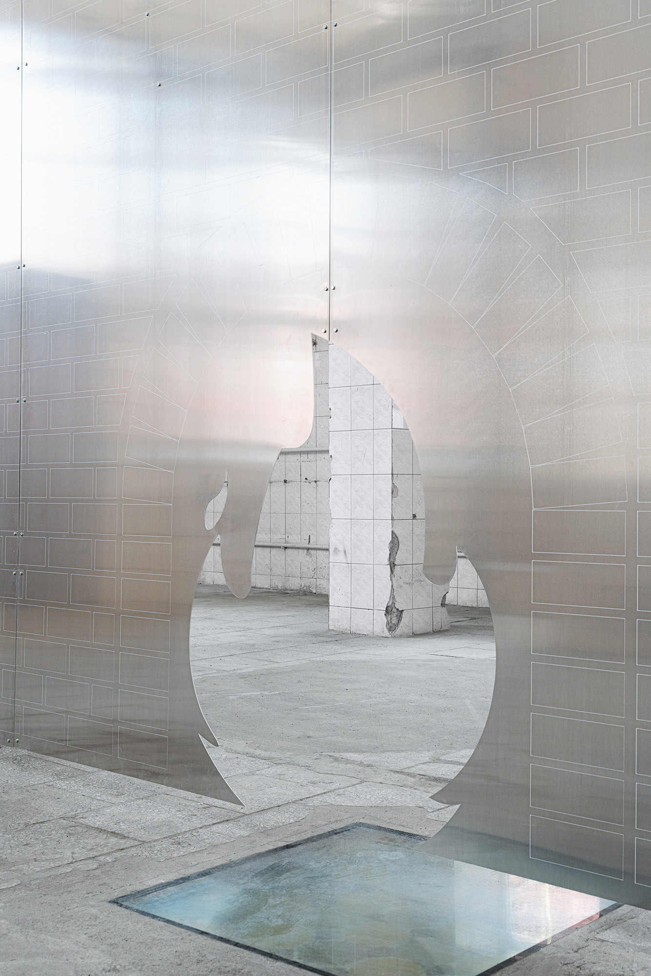 Sasha Lemish, âFirewallâ, 2025, metal, chains, engraving, 400 x 500 cm (Details)