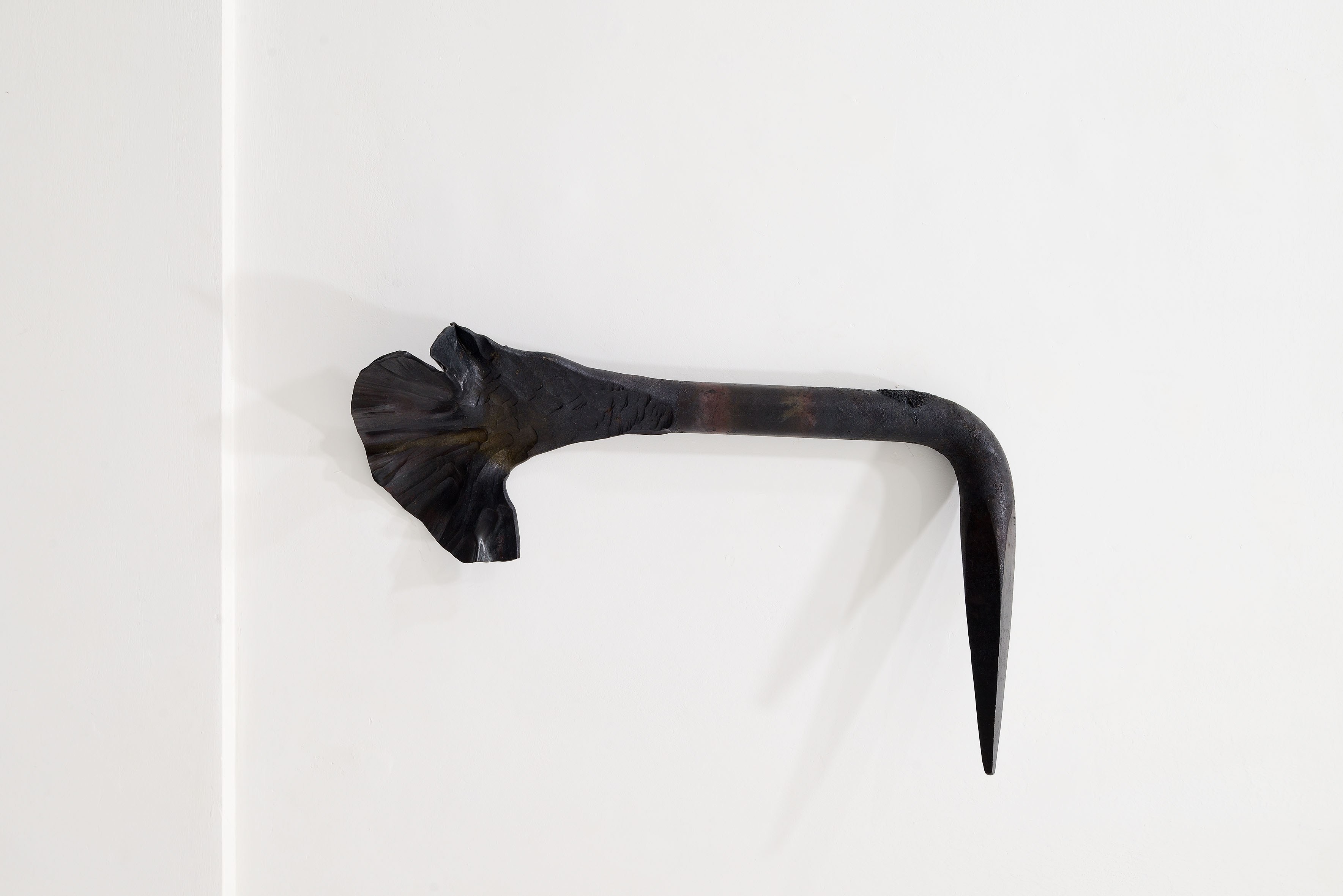 Lulù Nuti, UNA TESTA, wrought iron, 60 x 20 x 20 cm approx.. Photo by Roberto Apa. Courtesy ADA, Rome