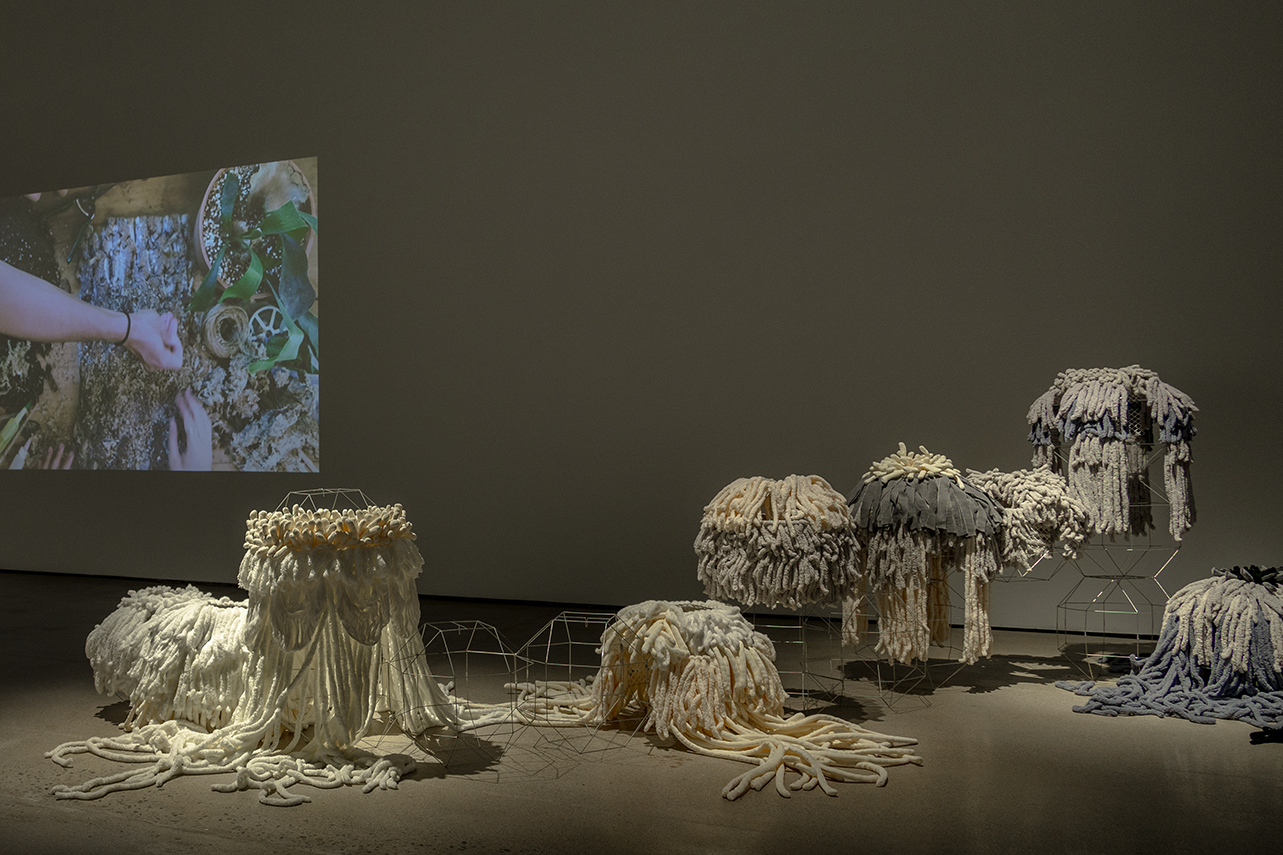 Eunsol Cho, The Dead Came Back to Life as They Were Dying, 2025, Mixed media (fabric, cotton, thread, wire, plastic mesh, speaker) Variable installation