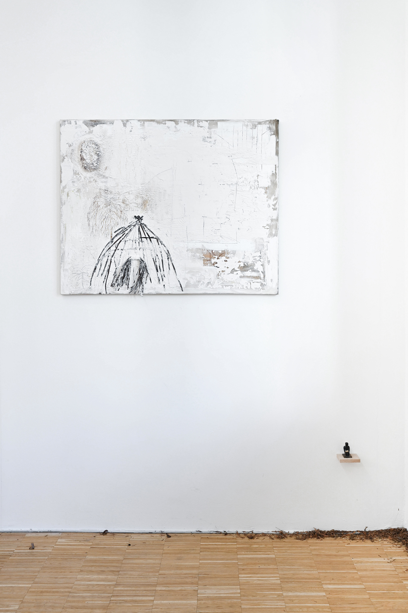 Zuza Piekoszweska, Base for Little Ones, 100 x 80 cm, wool, plaster on canvas, acrylic, crayons, corn, raffia. Pawel Marcinek. Inner Observer with Duck, 4 x 5 x 7 cm, wood, varnish.