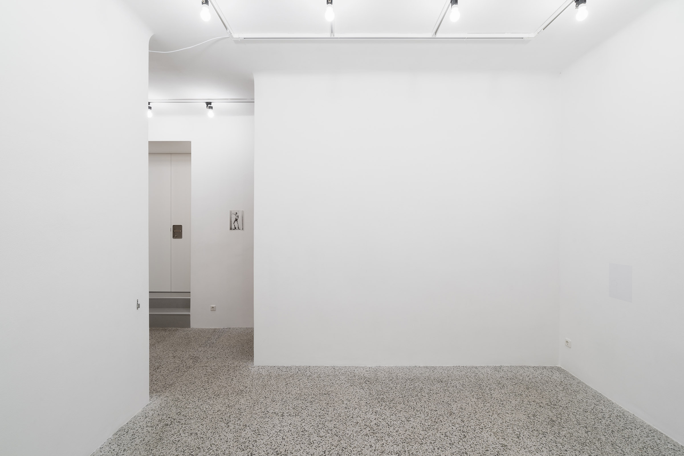 Exhibition view: Ken Okiishi, Johannes Porsch, Tanja Widmann at Schleuse, Vienna 