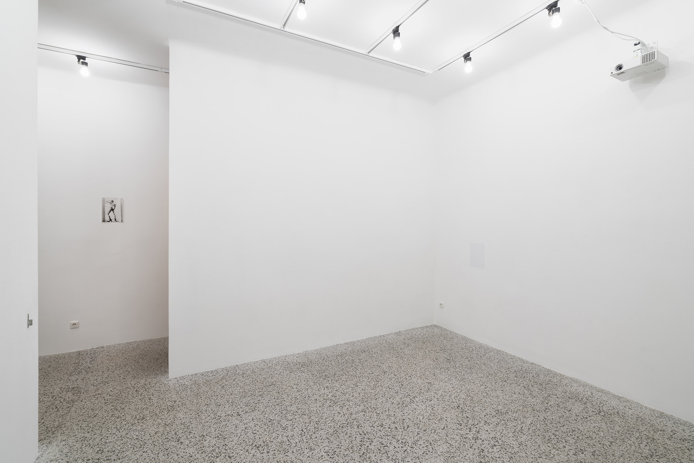 Exhibition view: Ken Okiishi, Johannes Porsch, Tanja Widmann at Schleuse, Vienna 