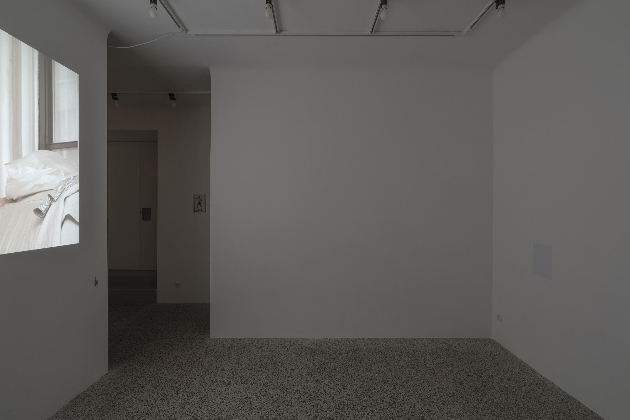 Exhibition view: Ken Okiishi, Johannes Porsch, Tanja Widmann at Schleuse, Vienna 