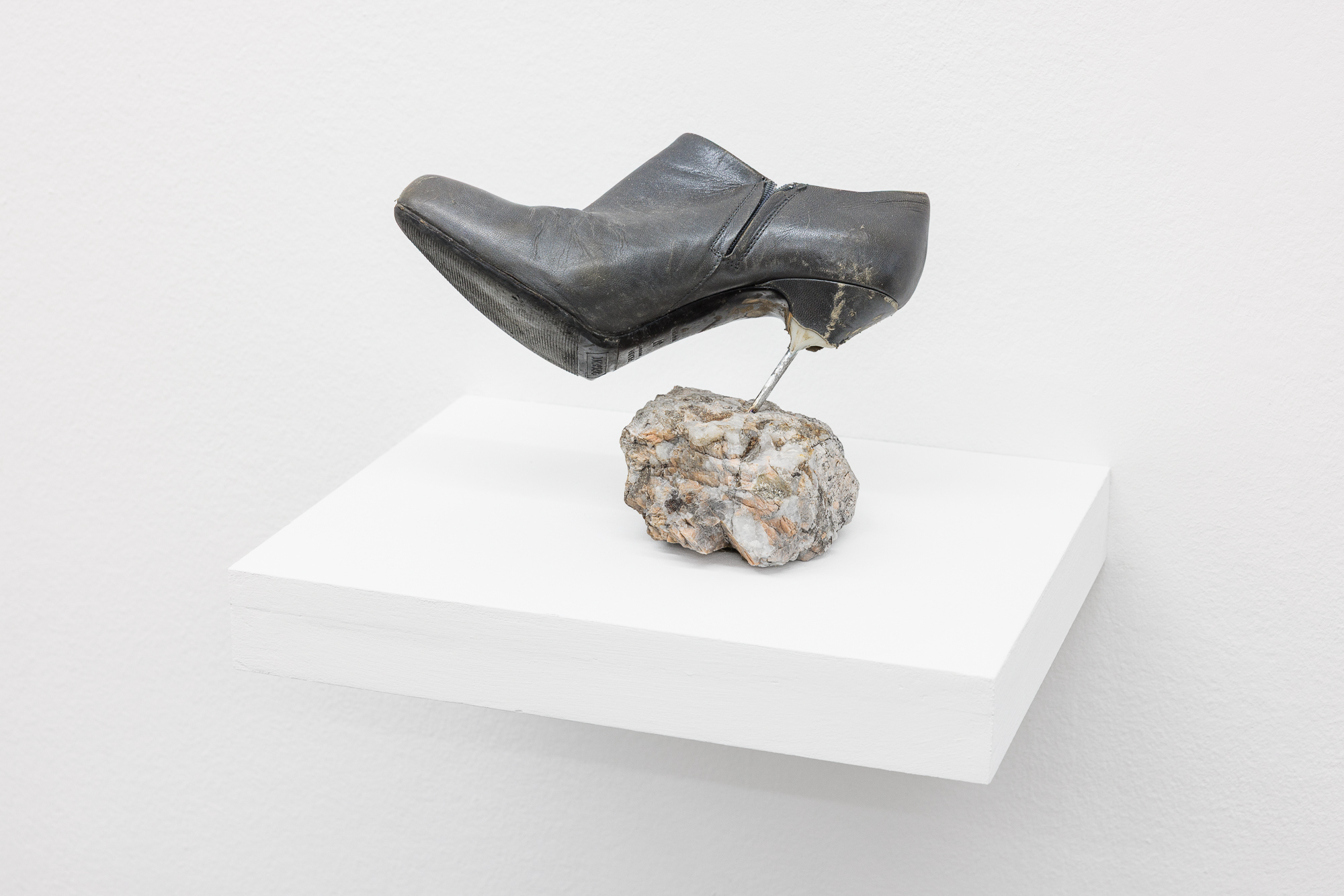 Linnéa Sjöberg, Freeze Heel, 2017, shoe, stone, 28 × 22 × 15
