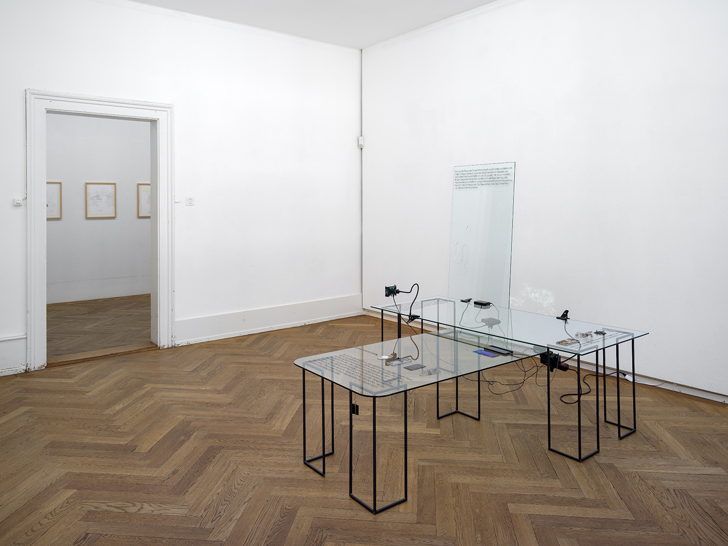 «Im Haus der grossen Frau. Ein künstlerischer Blick auf die Sozialpionierin Amélie Moser-Moser.», 2025. Ausstellungsansicht Kunsthaus Langenthal. Foto: Cedric Mussano, Kunsthaus Langenthal. Courtesy: die Künstlerinnen.