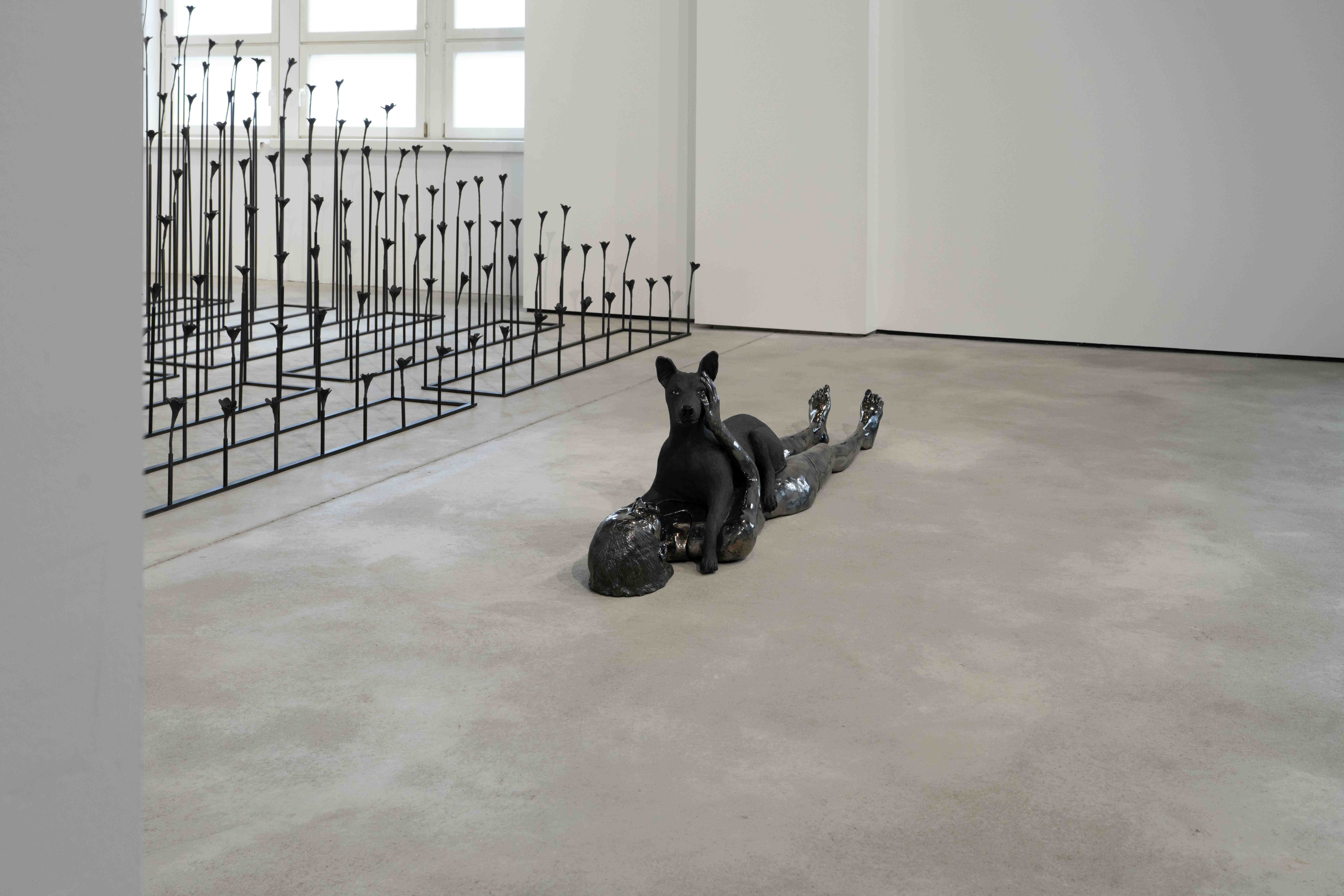 Elizabeth Jaeger, Resent the Sky, 2025. Blackened steel, ceramic. Installation view. Courtesy of the artist and Klemm’s, Berlin. Photo Joanna Wilk