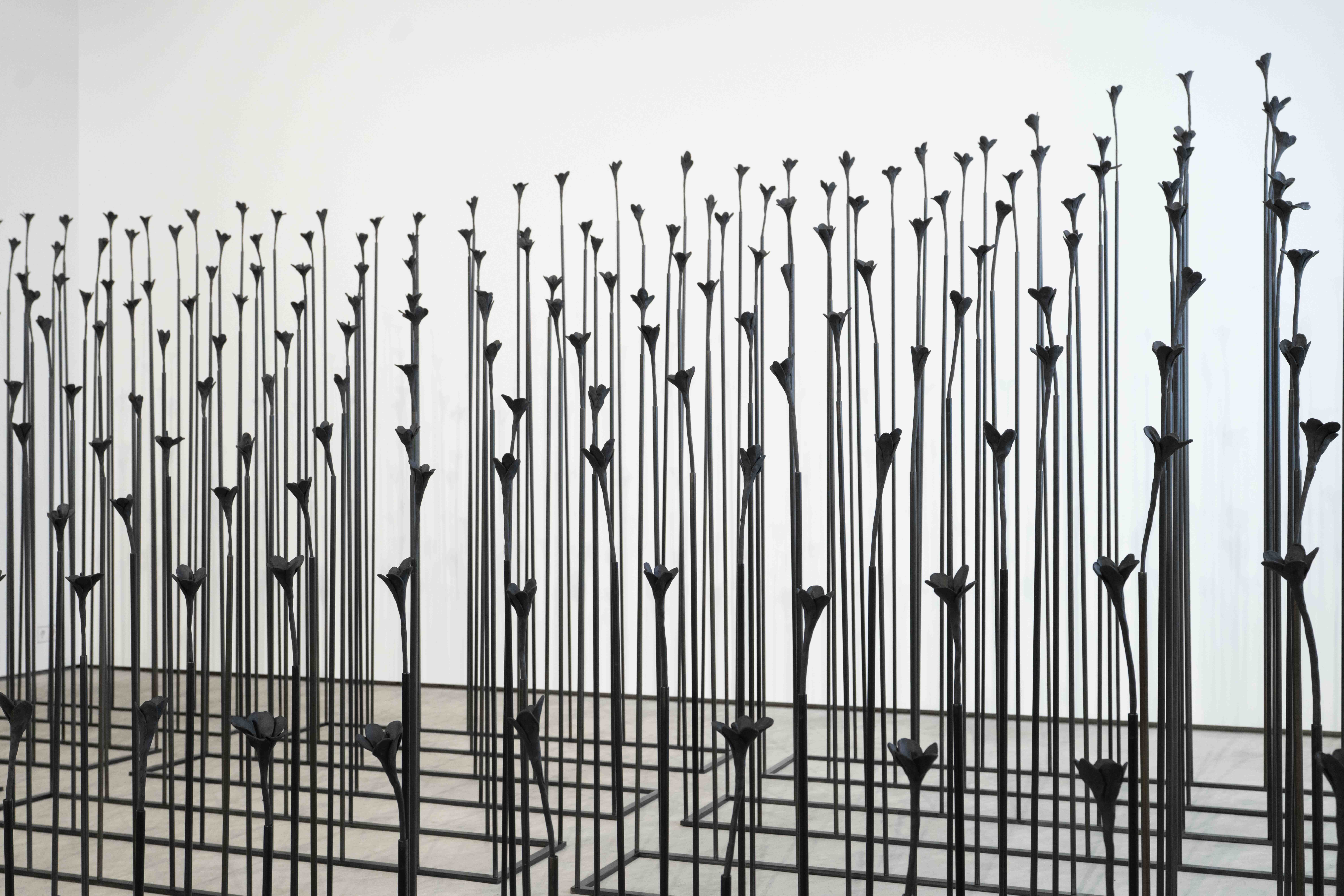 Elizabeth Jaeger, Resent the Sky, 2025. Blackened steel, ceramic. Installation view. Courtesy of the artist and Klemm’s, Berlin. Photo Joanna Wilk