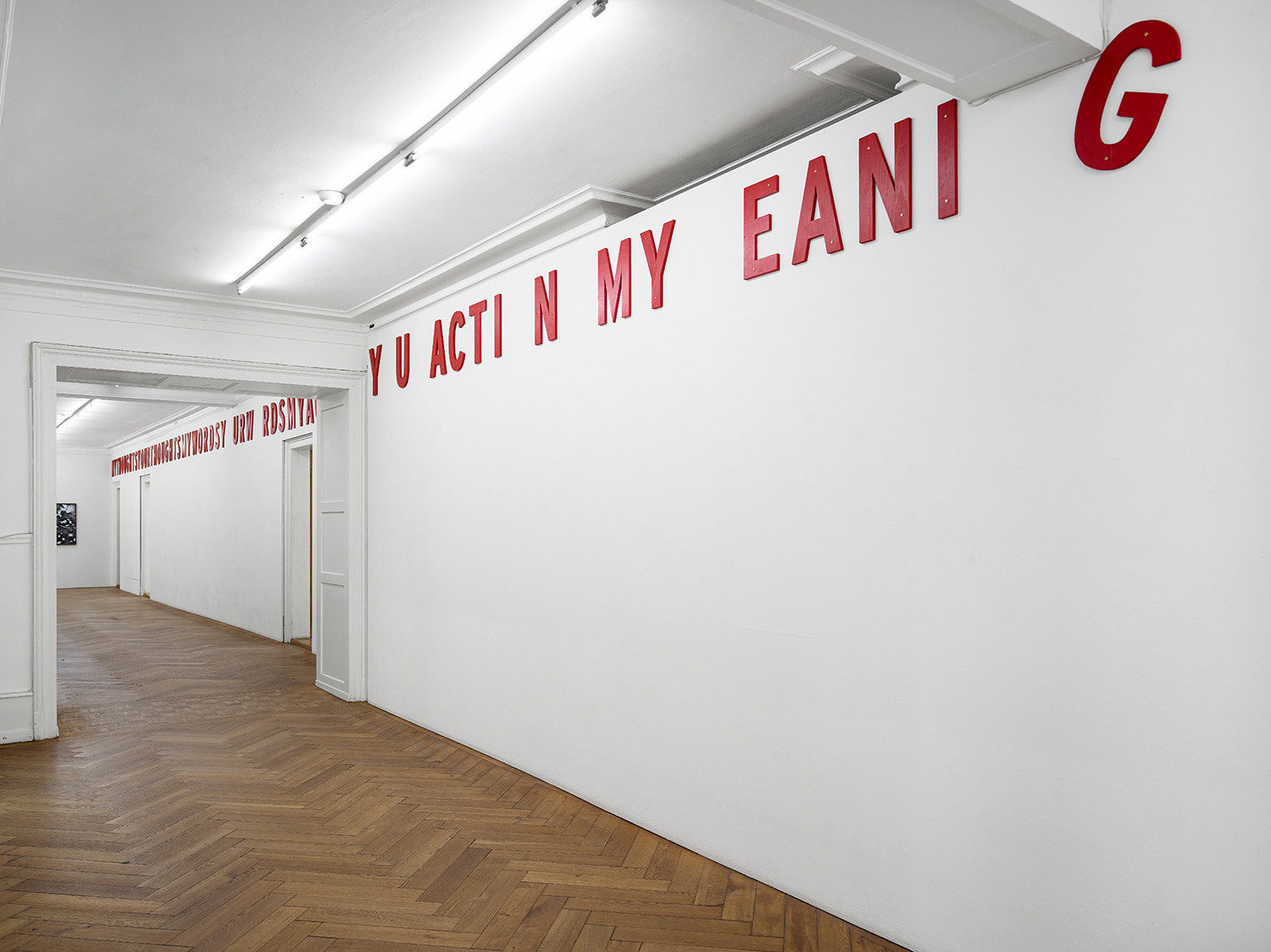 Giovanna Belossi, I Don‘t Know, 2023; Daniel Kurth, Letters (My House Your House), 2025. Ausstellungsansicht Kunsthaus Langenthal. Foto: Cedric Mussano, Kunsthaus Langenthal. Courtesy: die Künstler:innen.