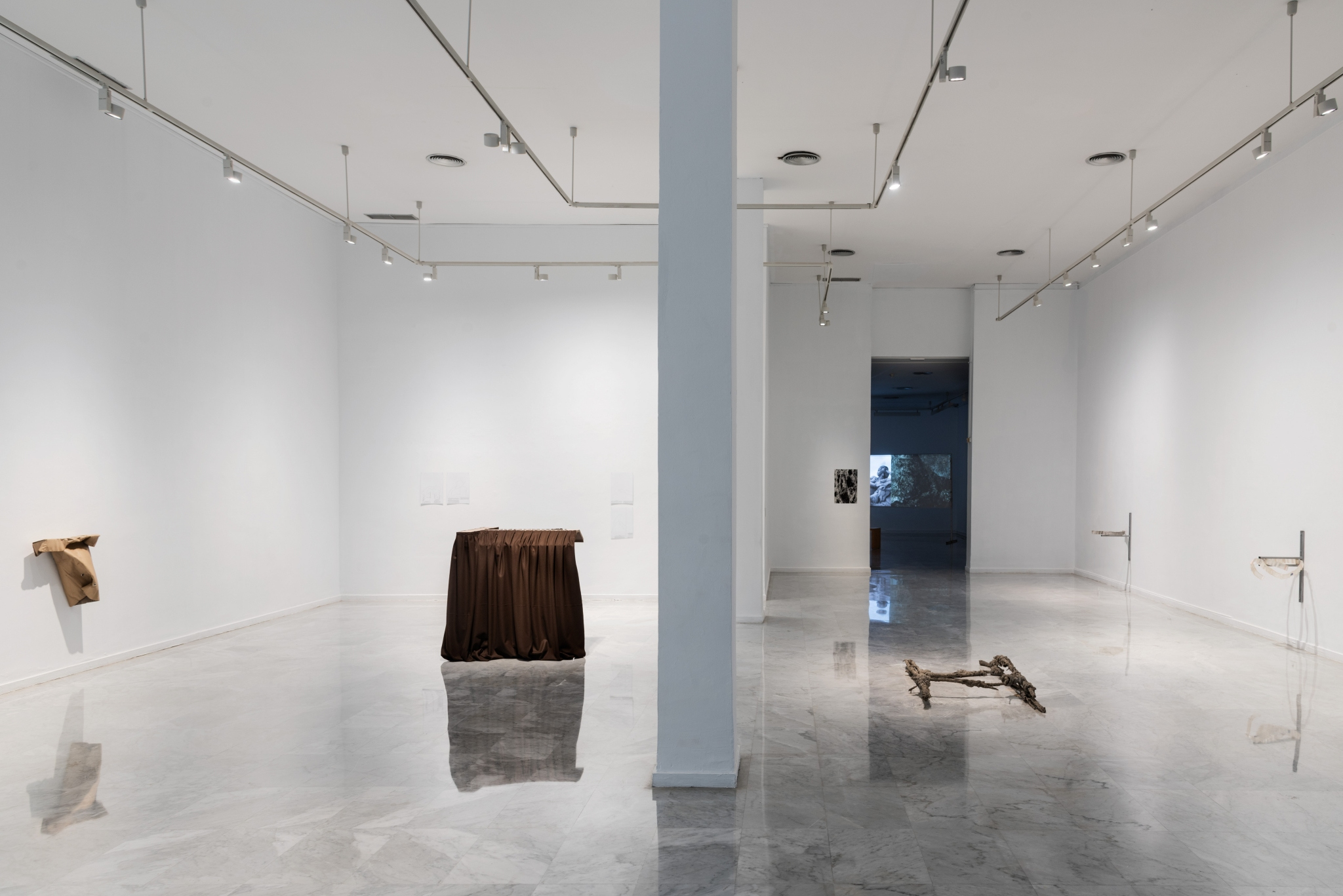 ‘Speakers for the dead / Palabreras de la muerte’. Exhibition view. SAC, Tenerife, 2025. 