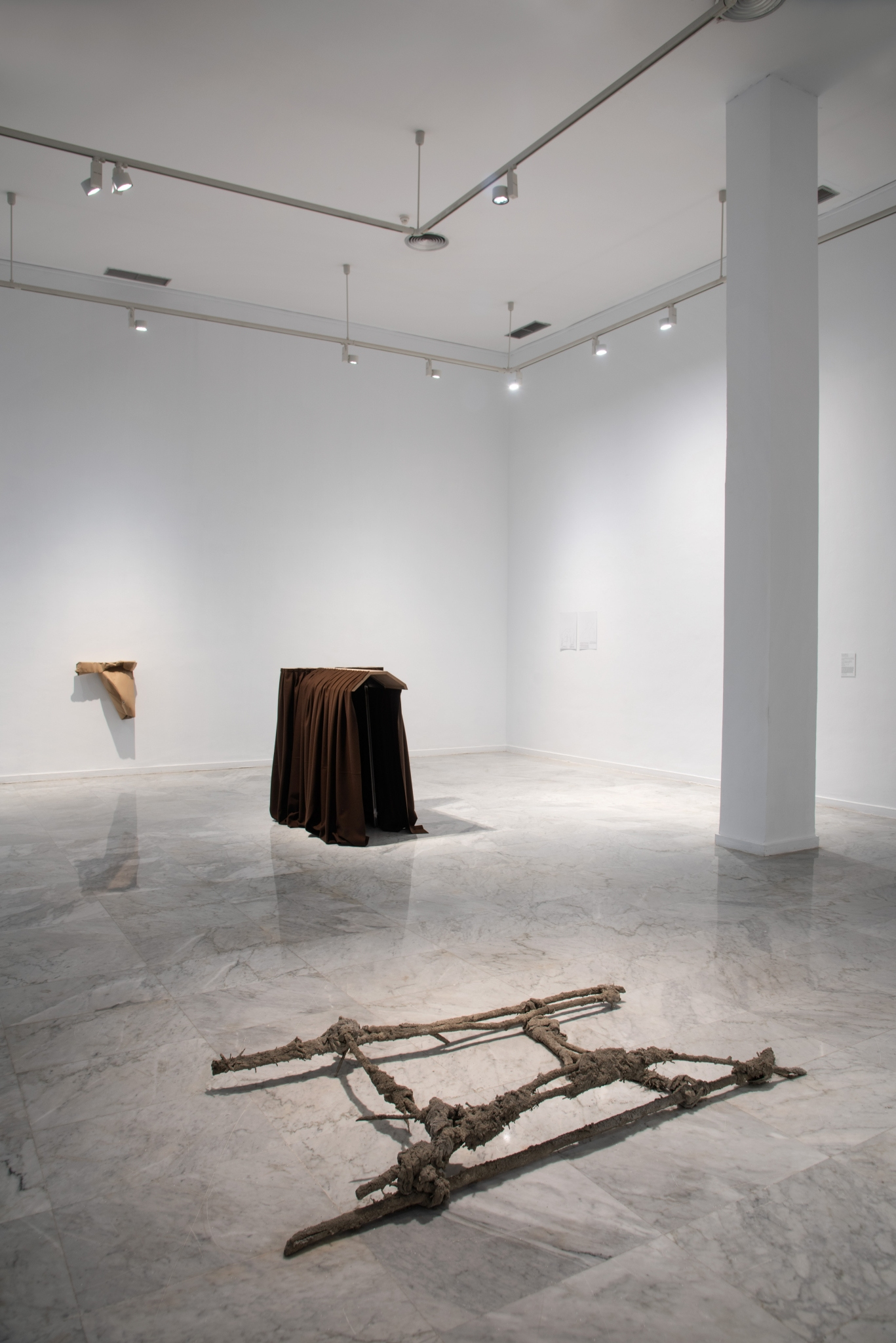 ‘Speakers for the dead / Palabreras de la muerte’. Exhibition view. SAC, Tenerife, 2025. 