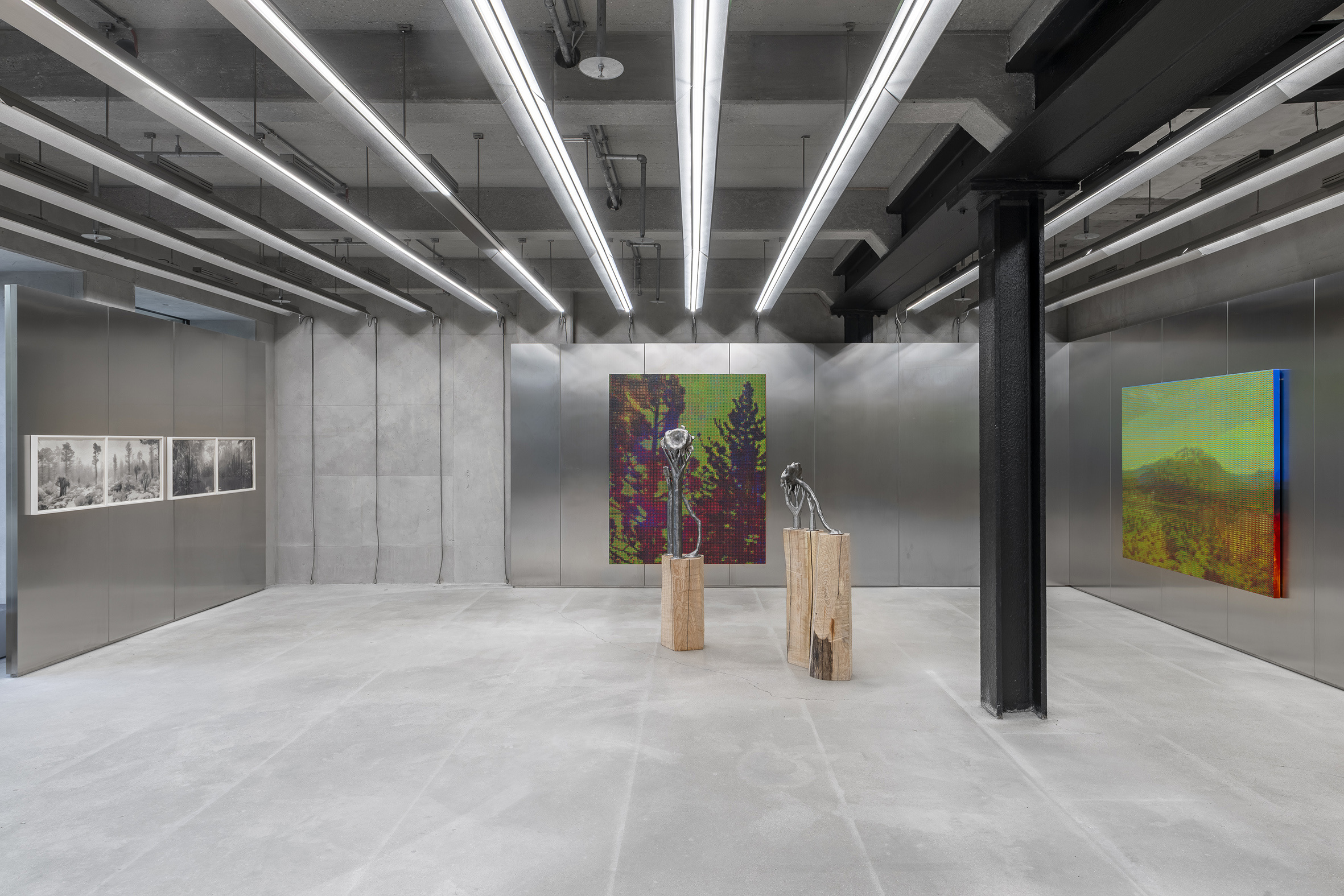 Installation view, deception island, 2025 | Courtesy of max goelitz, copyright the artists | Photo: Dirk Tacke
