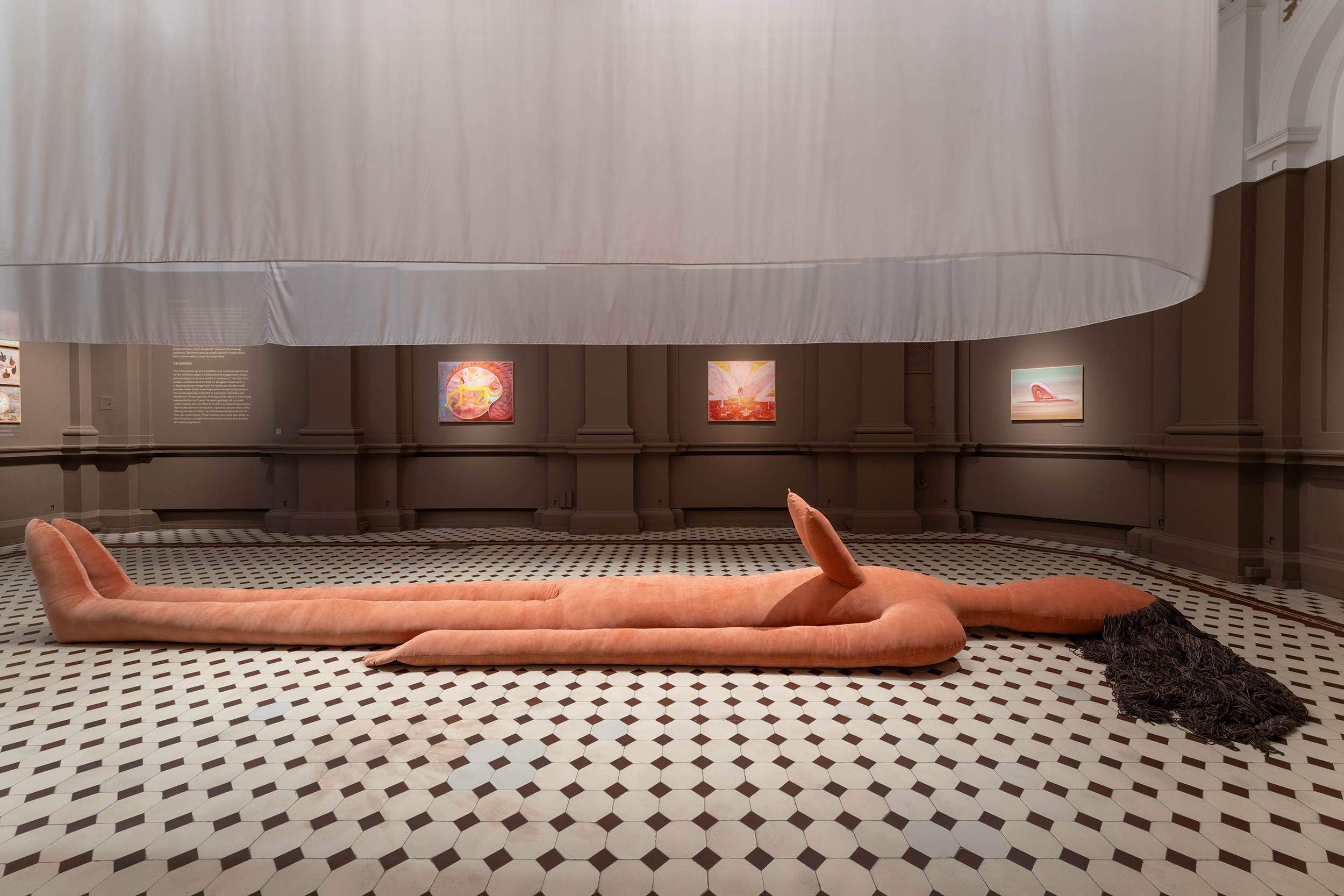 The Giantess, 2025, installation, exhibition, Joanna Fluder. Slime, Zachęta – National Gallery of Art., 25.07- 19.10.2025, photo by Maciej Landsberg/Zachęta archive, CC BY – SA