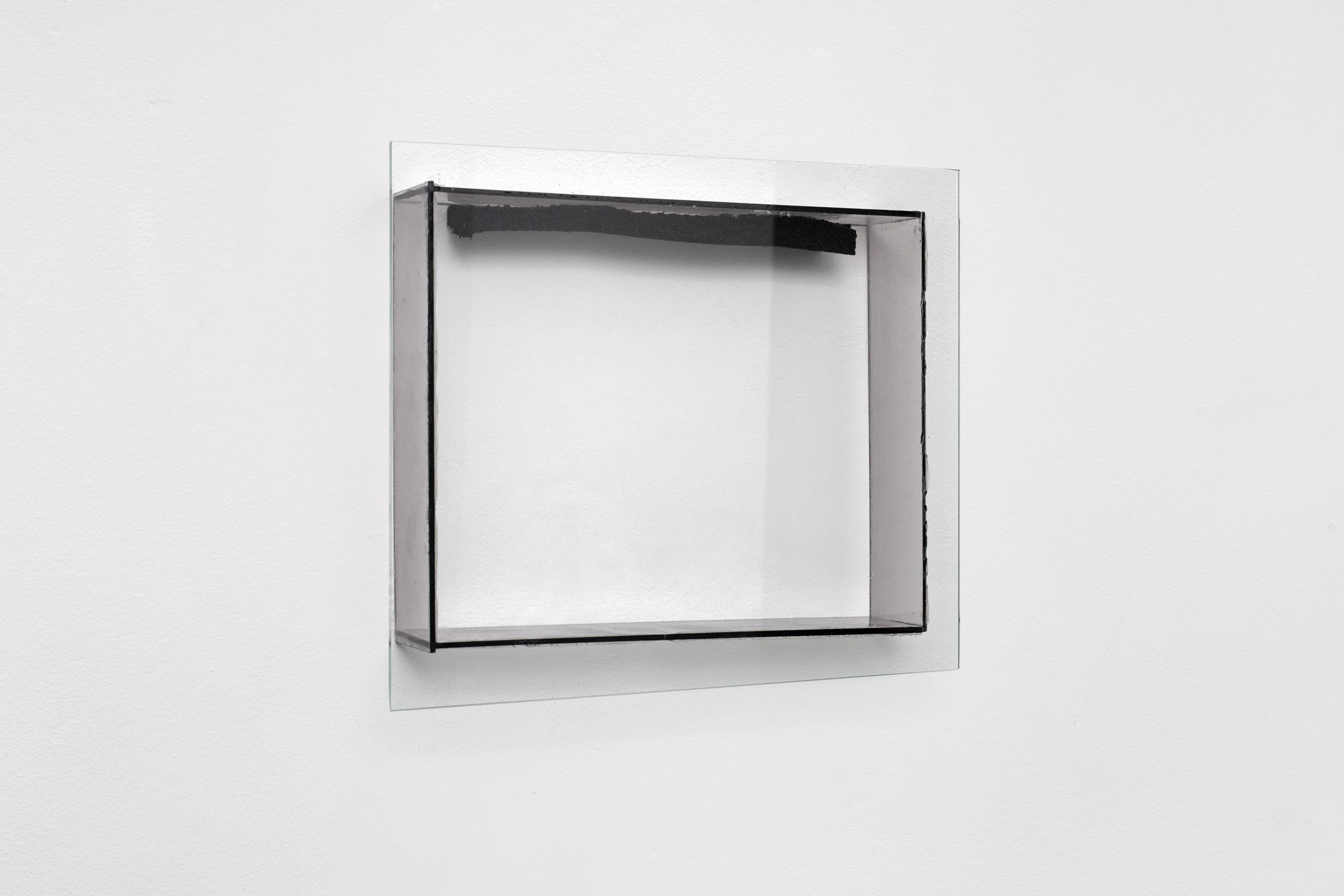 Frame, 2025,âšFloat glass and stained glass, UV glue, 24 x 28 x 5,5 cm