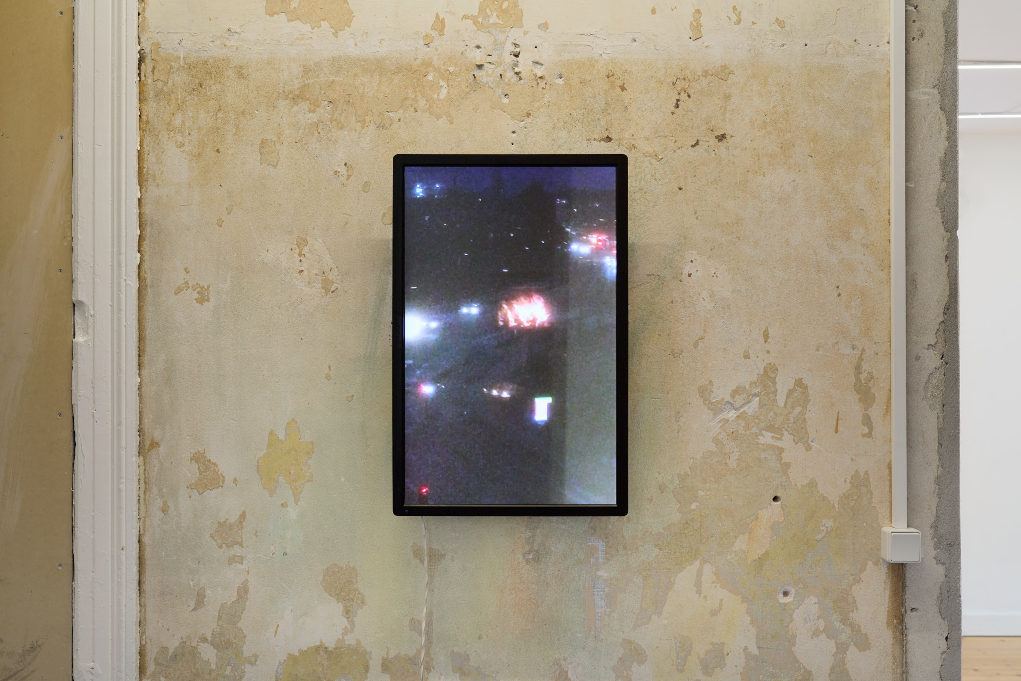 'Promises', video loop 0m19s