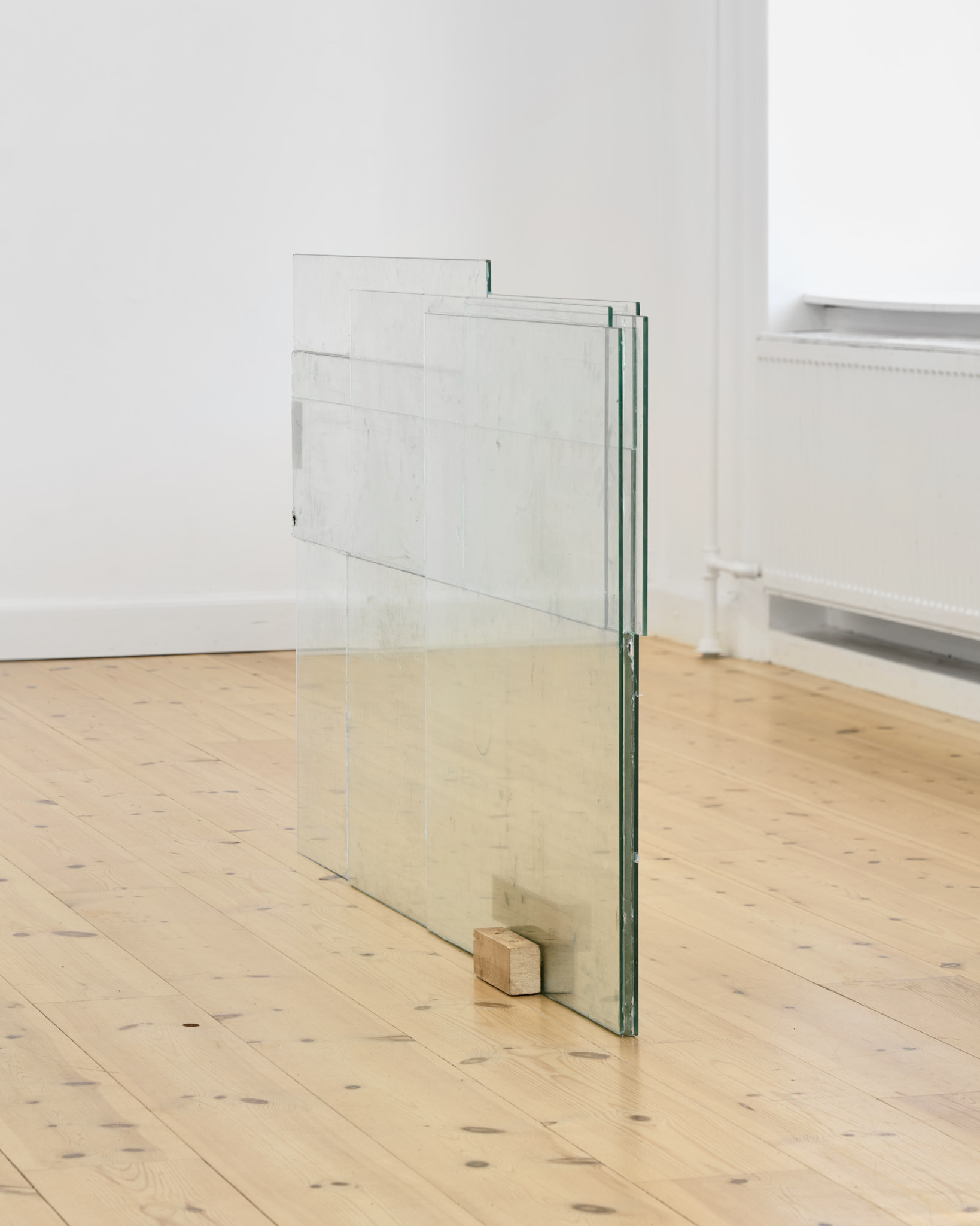 'Image machine (Nows)', glass, silicone, sun foil, wood