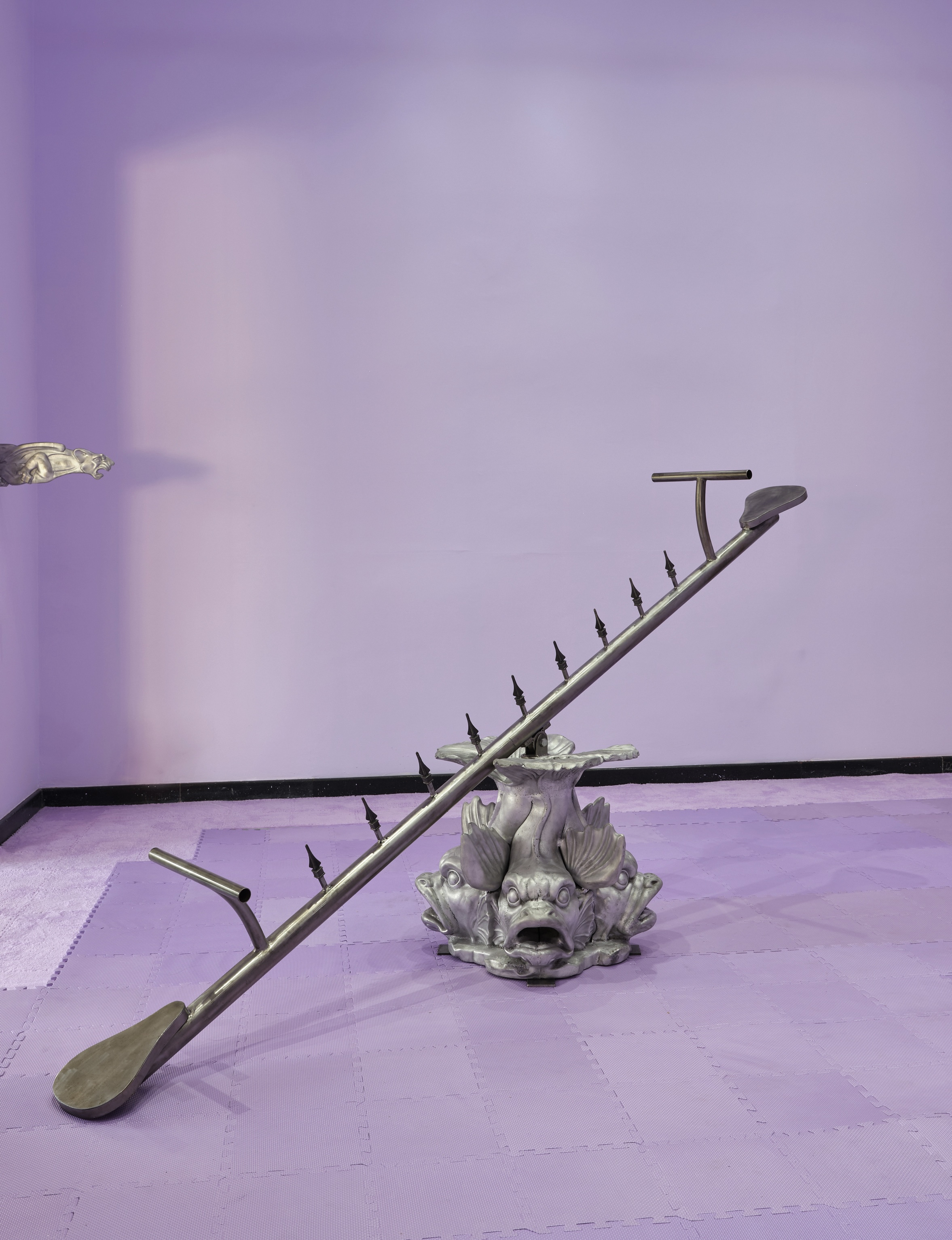 A veces duermo con los ojos abiertos (fountain), 2025 / Powder-coated steel, cast aluminum 