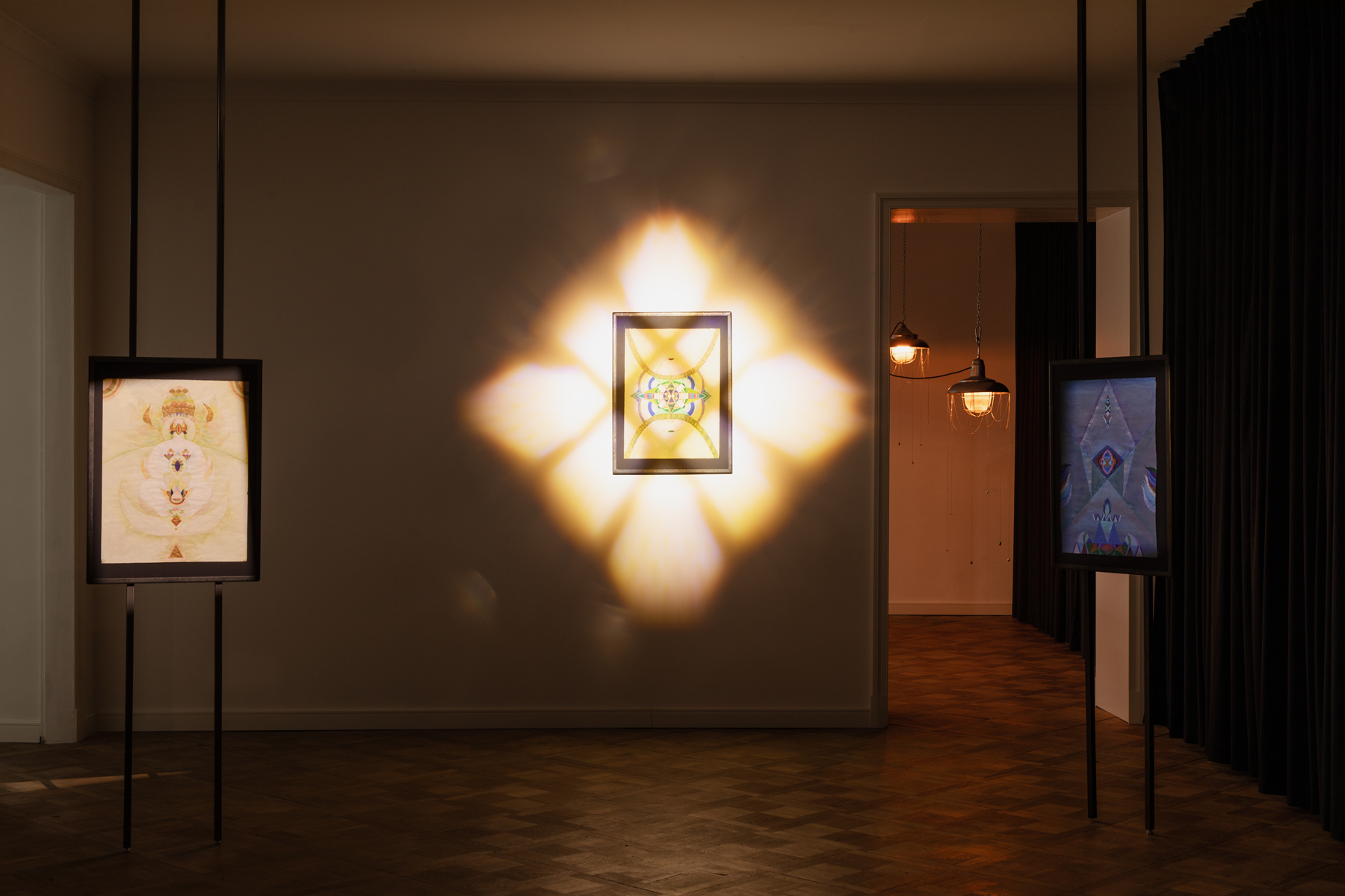 “Inner Sun”, exhibition view, photo: bliss gallery