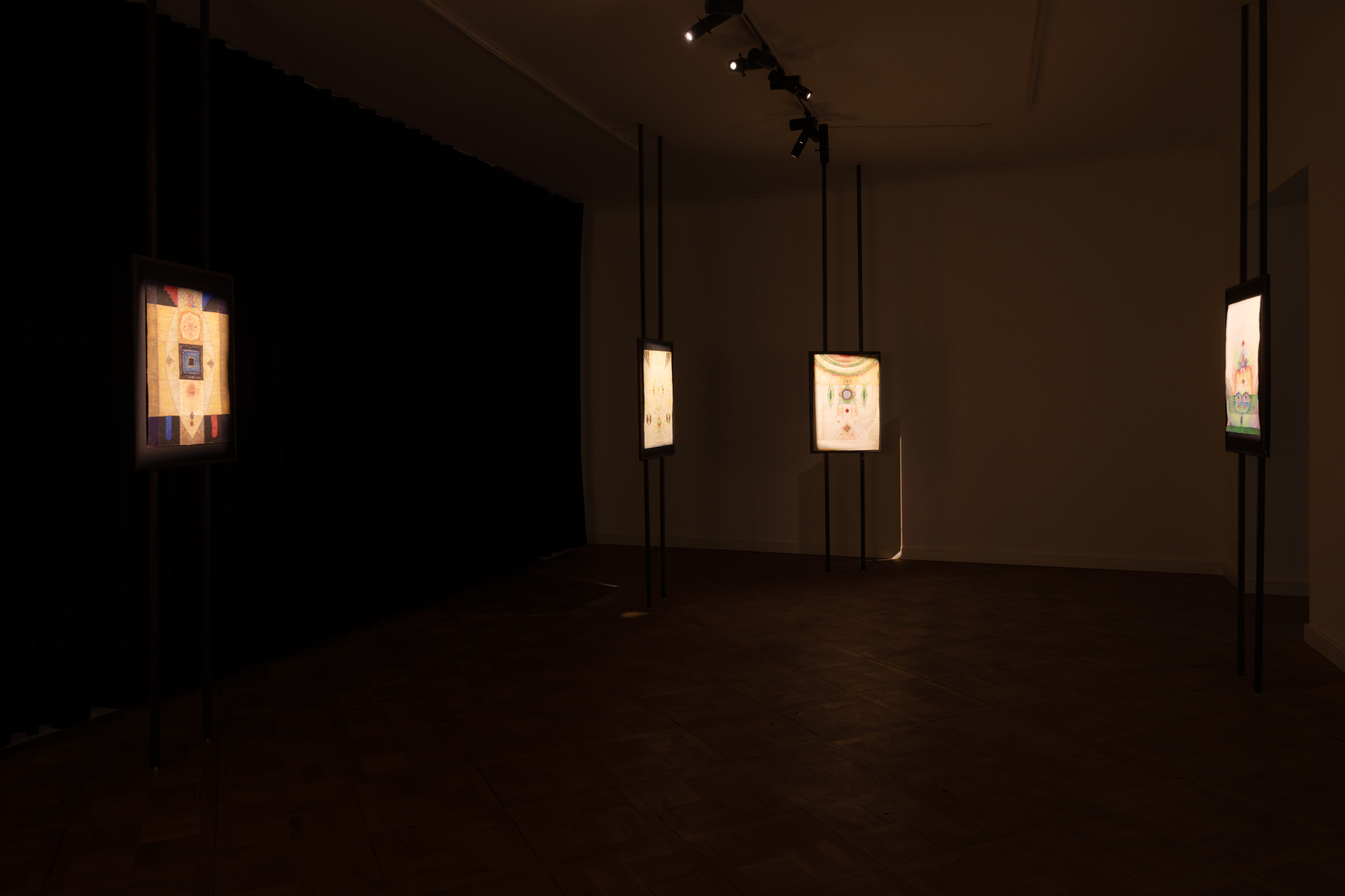 “Inner Sun”, exhibition view, photo: bliss gallery