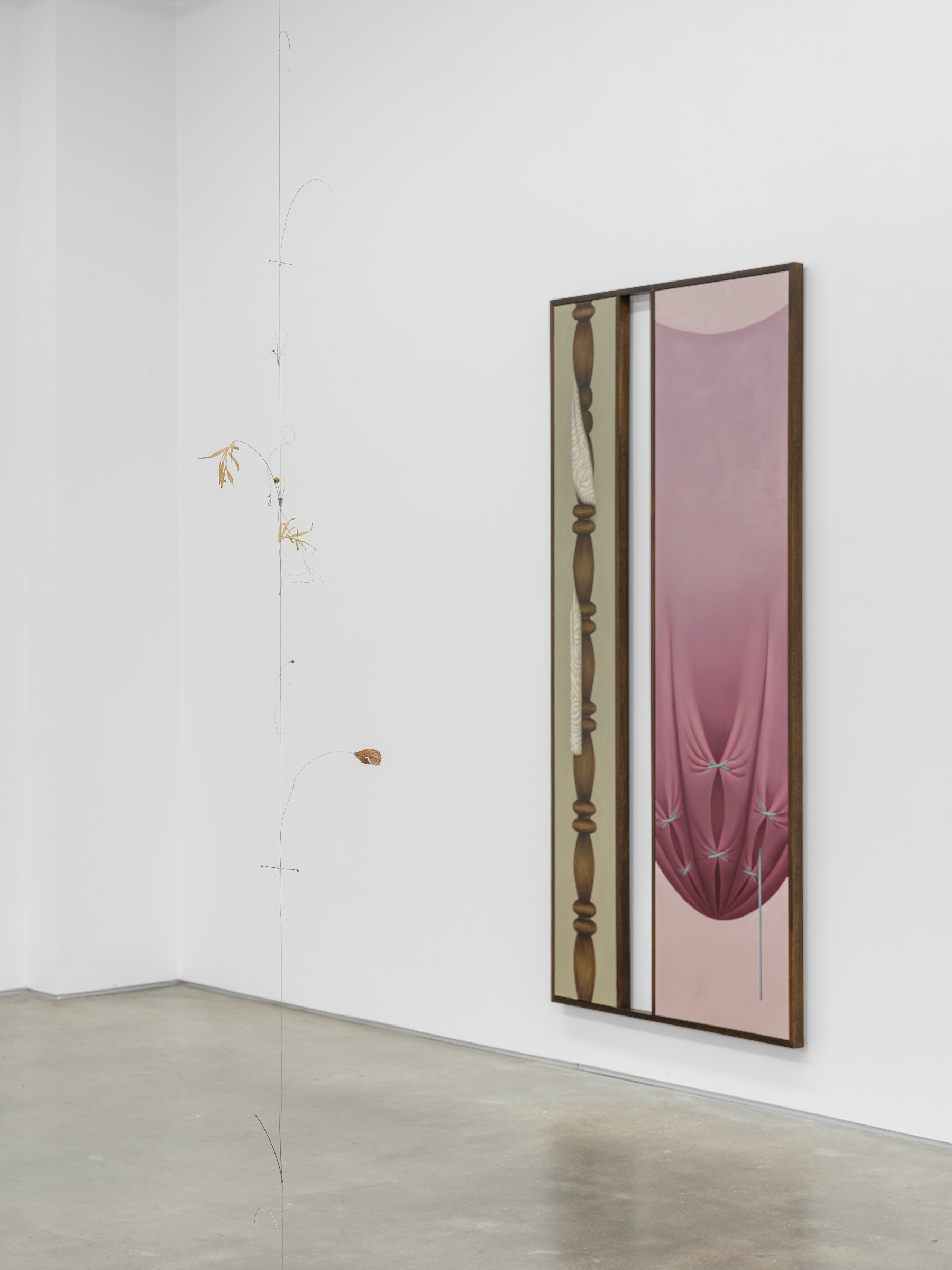 Group show « Props » curated by Marion Coindeau, With Uri Aran, Diane Dal-Pra, Tetsumi Kudō, Shuang Li, Liz Magor and Kirill Savchenkov, Derouillon, Paris, 2025 - Courtesy of the artists and Derouillon, Paris © Grégory Copitet