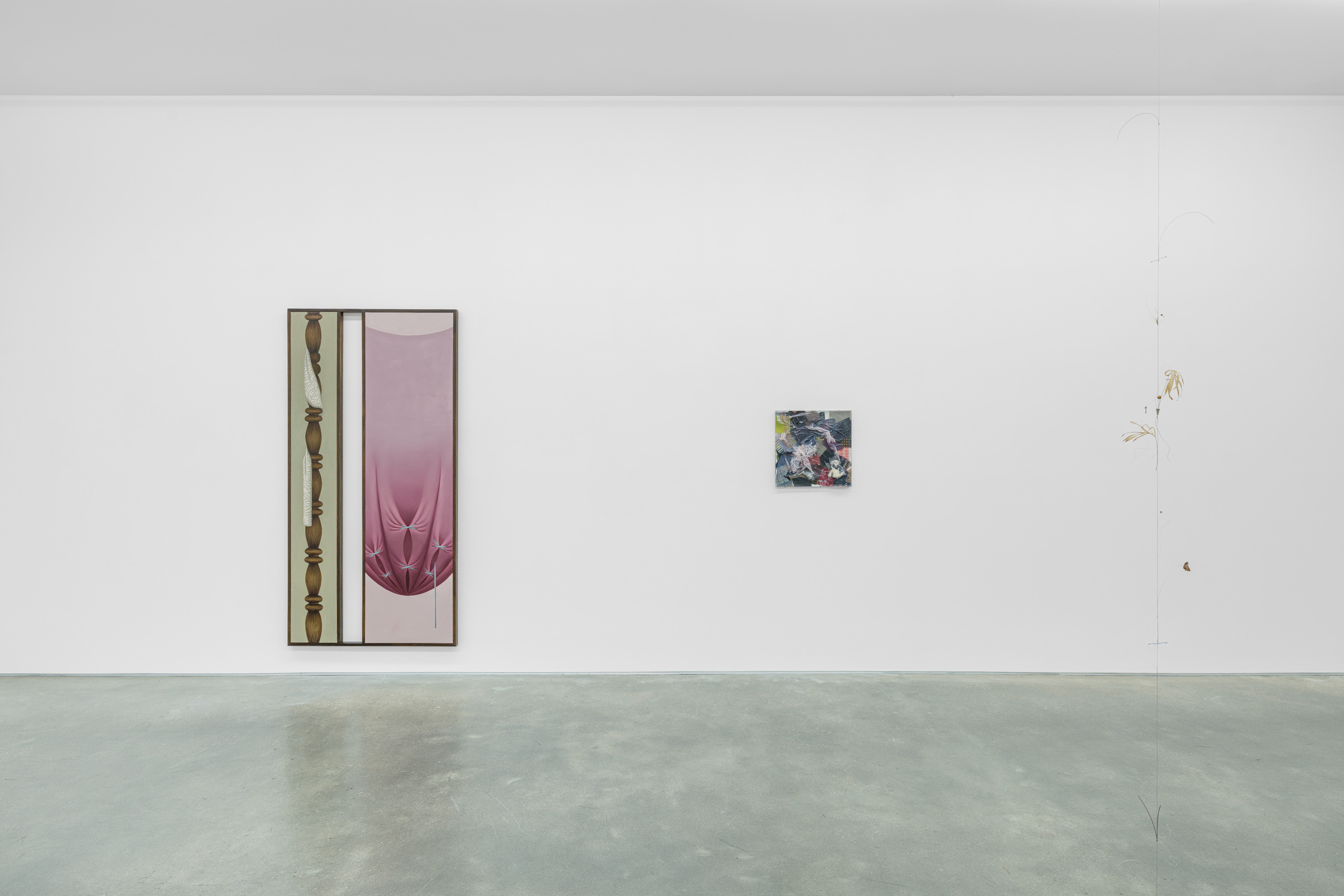 Group show « Props » curated by Marion Coindeau, With Uri Aran, Diane Dal-Pra, Tetsumi Kudō, Shuang Li, Liz Magor and Kirill Savchenkov, Derouillon, Paris, 2025 - Courtesy of the artists and Derouillon, Paris © Grégory Copitet