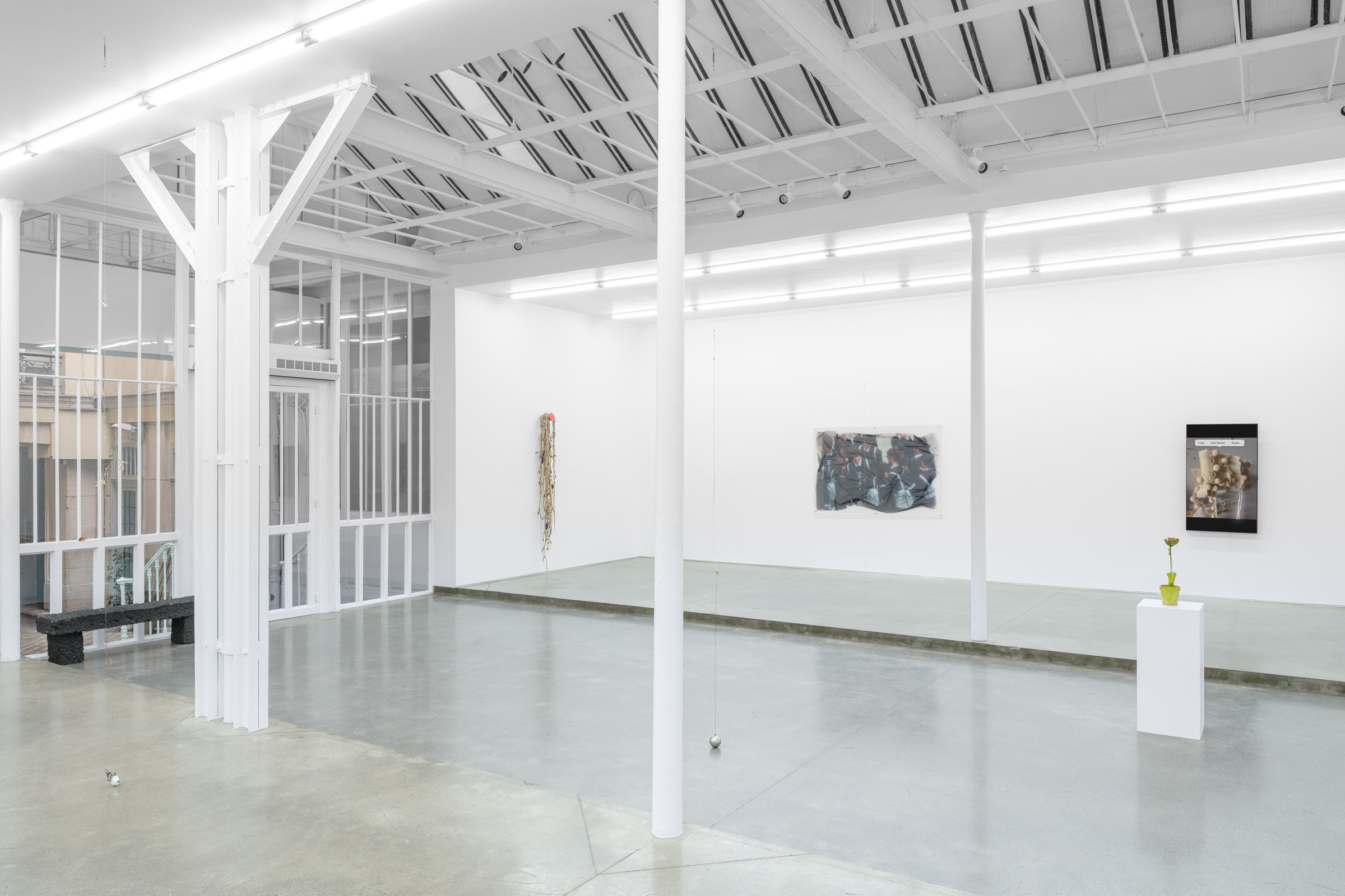 Group show « Props » curated by Marion Coindeau, With Uri Aran, Diane Dal-Pra, Tetsumi Kudō, Shuang Li, Liz Magor and Kirill Savchenkov, Derouillon, Paris, 2025 - Courtesy of the artists and Derouillon, Paris © Grégory Copitet