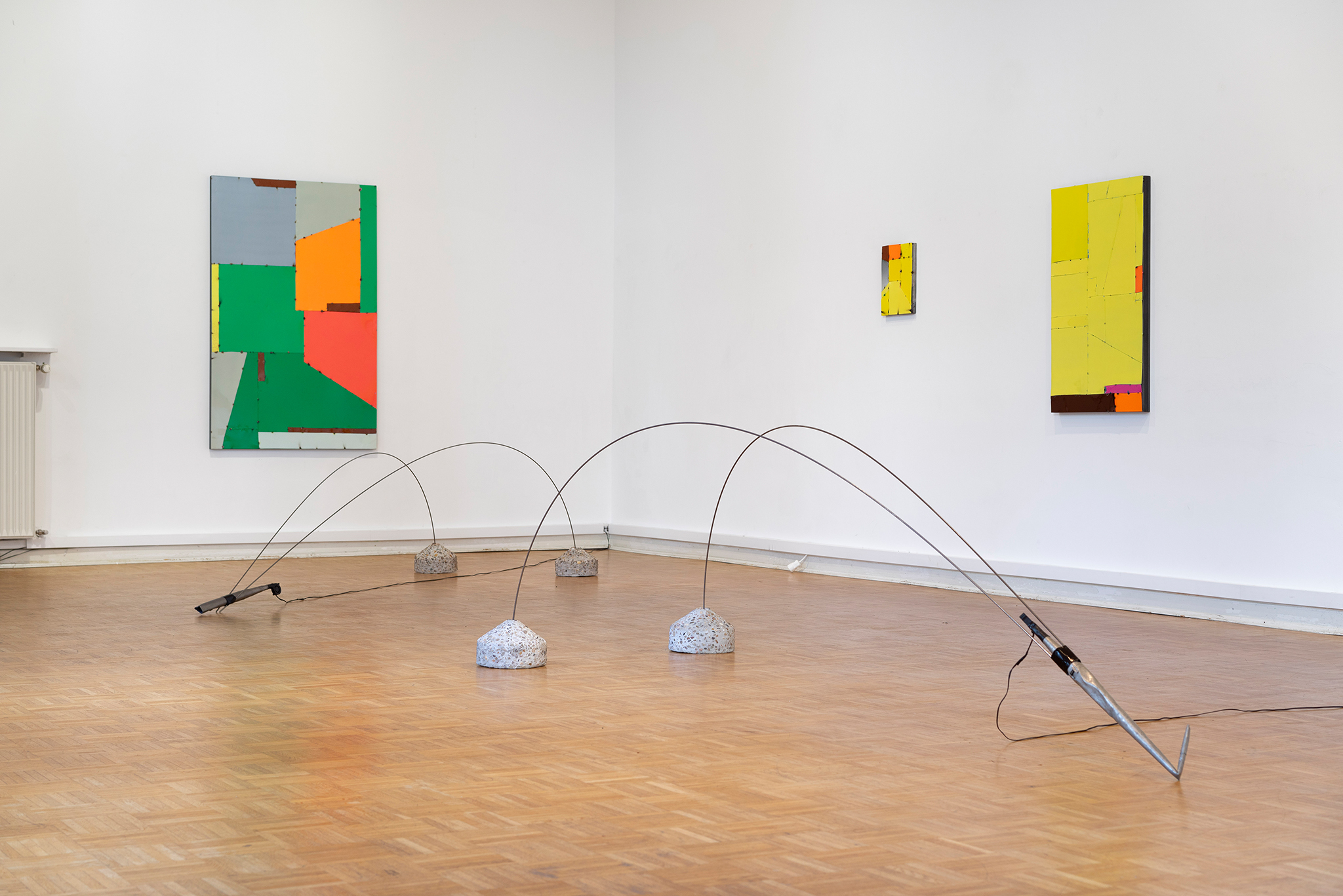 exhibition view „LOLLYGAGGER“ Miriam Steinmacher & Thilo Jenssen at Kunstverein Bellevue Saal Wiesbaden, 2025