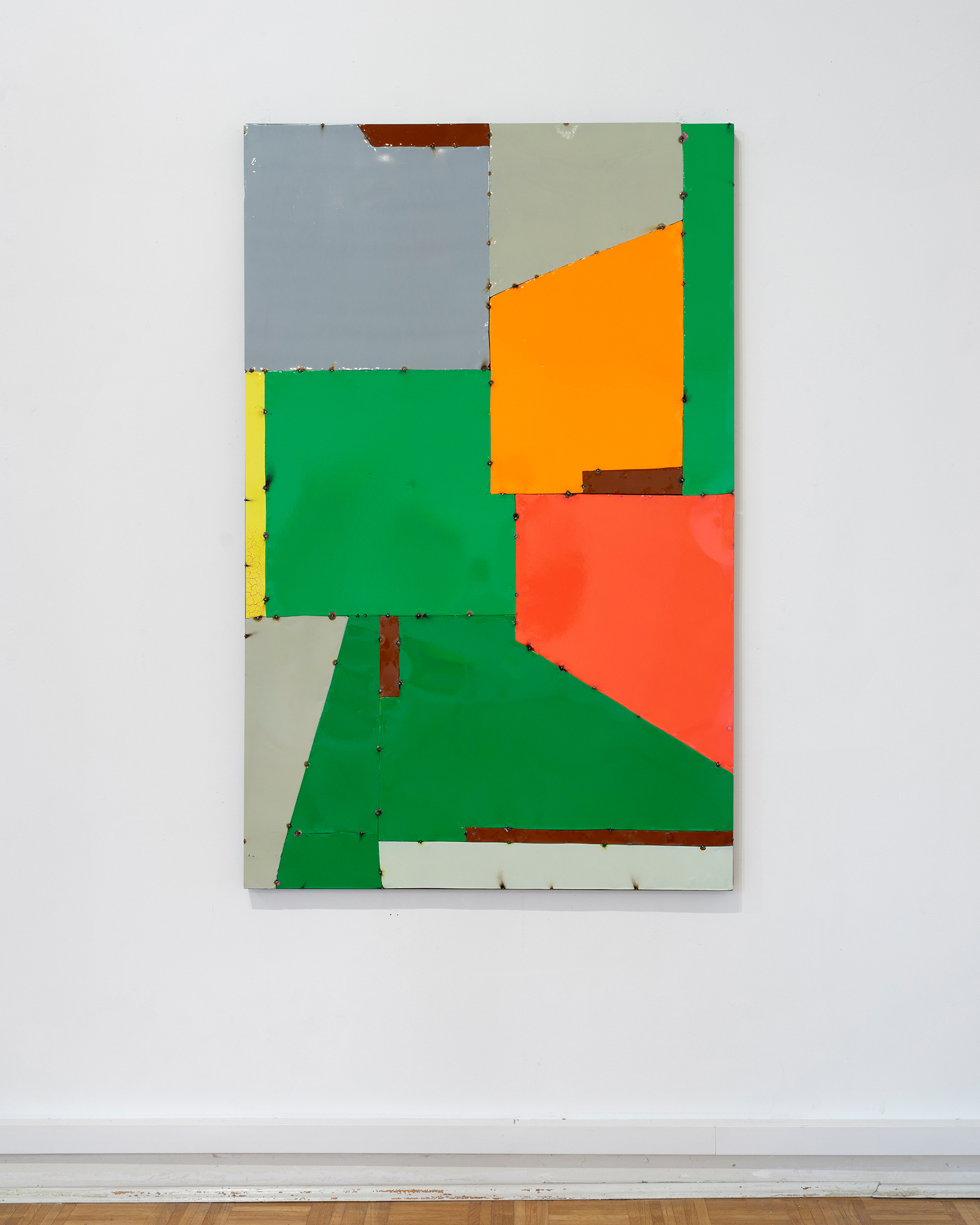 Thilo Jenssen “Blechpainting III (LOLLYGAGGER)“, 2025. Laquer and clear coat on metal sheet, welded on metal frame. 160 x 100 cm