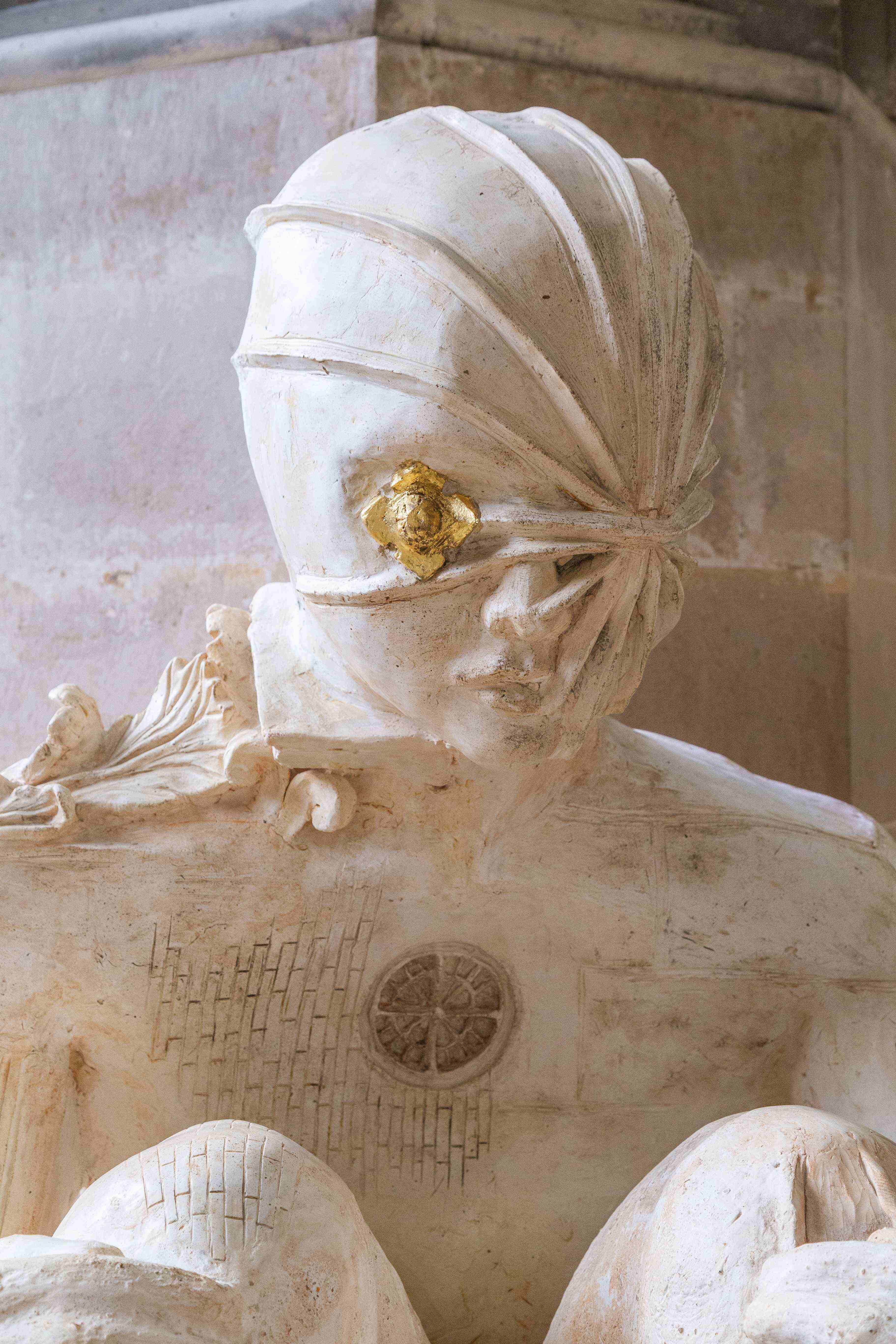 Cent Sommeils, Liselor Perez, Beaux-Arts de Paris, courtesy Rubis Mécénat, église Saint-Eustache, 2025. Photo - InstanT Productions2