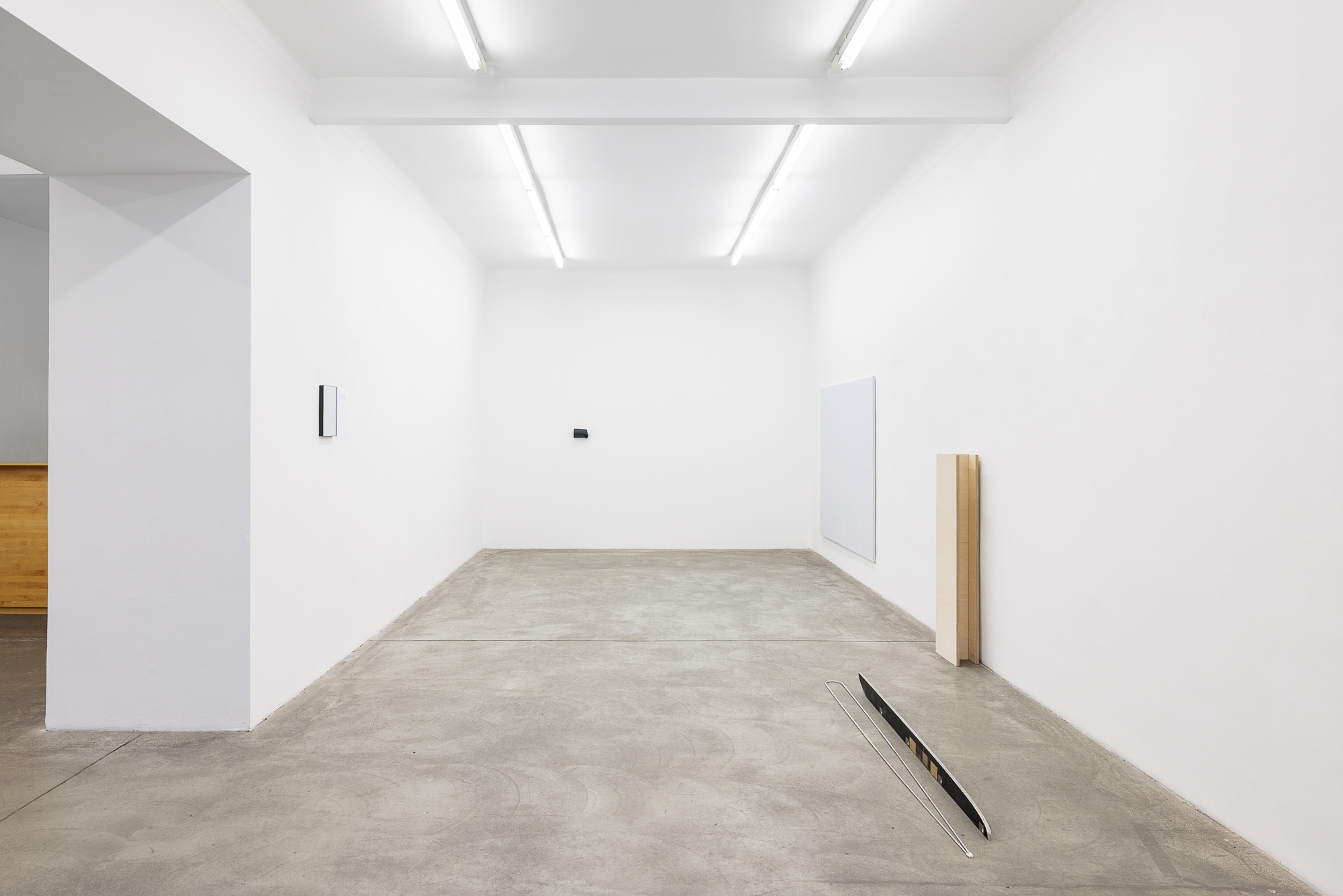 Exhibition view, Aaron Amar Bhamra: ppp—fff, Galerie Martin Janda, Vienna, 2025