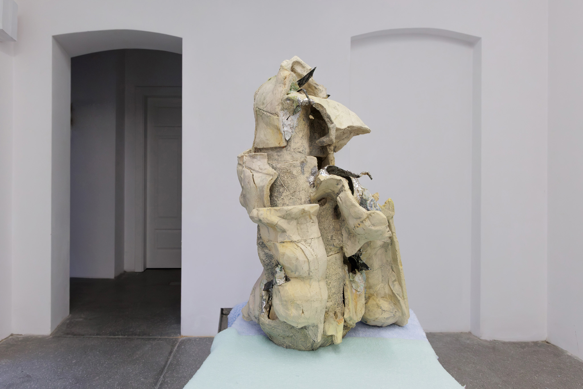 Julia Klemm, A chimera is not a pet 2, 2025, steel, glaze, ceramic, pigment, 44 x 38 x 74 cm