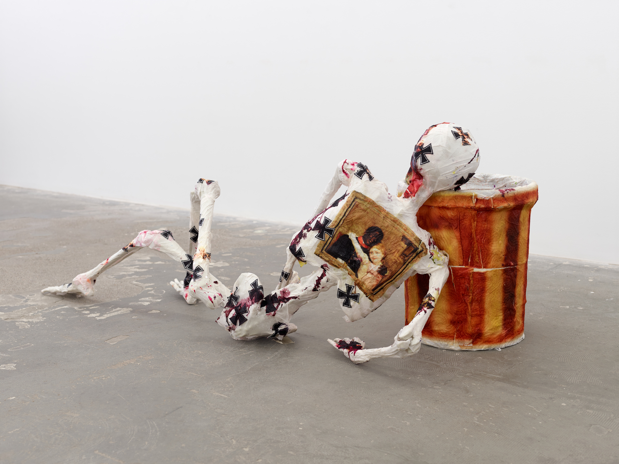 Monsieur Zohore, Im Eimer, 1847–2025, installation view at KOW, 2025, courtesy of the artist and KOW, Berlin.