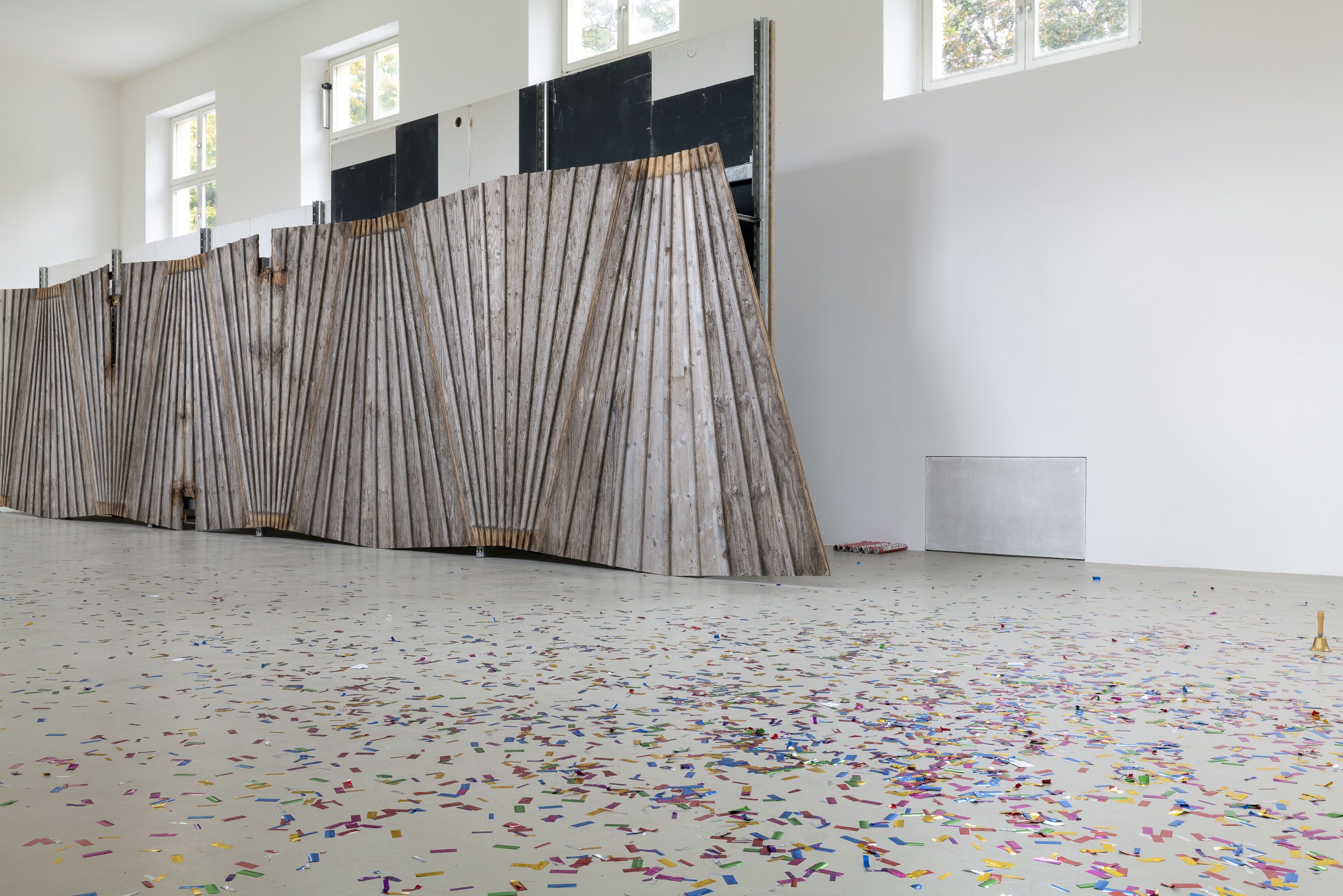 Installation view: Iris Touliatou, Shifts, Kunstverein München, Munich, 2025; photo: Sebastian Kissel; Courtesy the artist and Kunstverein München e.V..