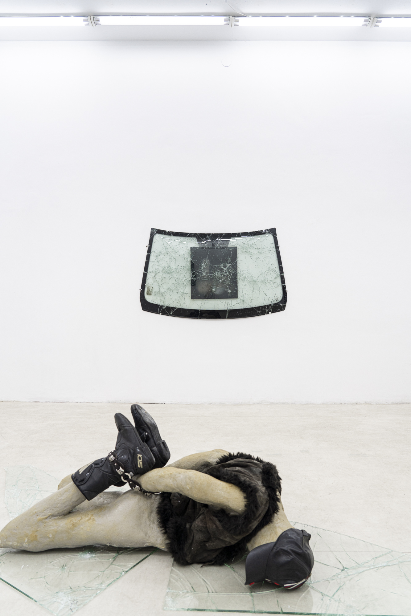 exhibition view, Crash Pӕndemonia, photo Michał Maliński