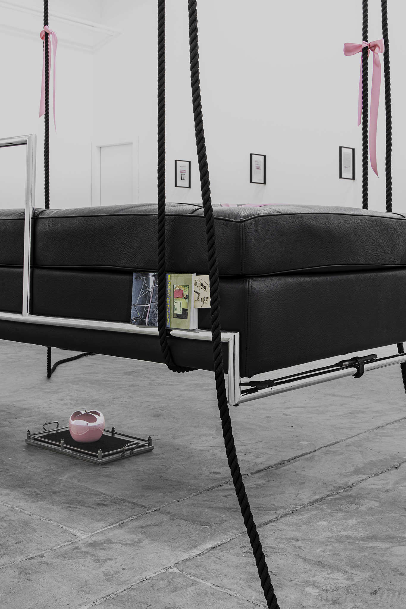 Lauryn Youden, siège d'amour (Edward VII) (detail), 2025