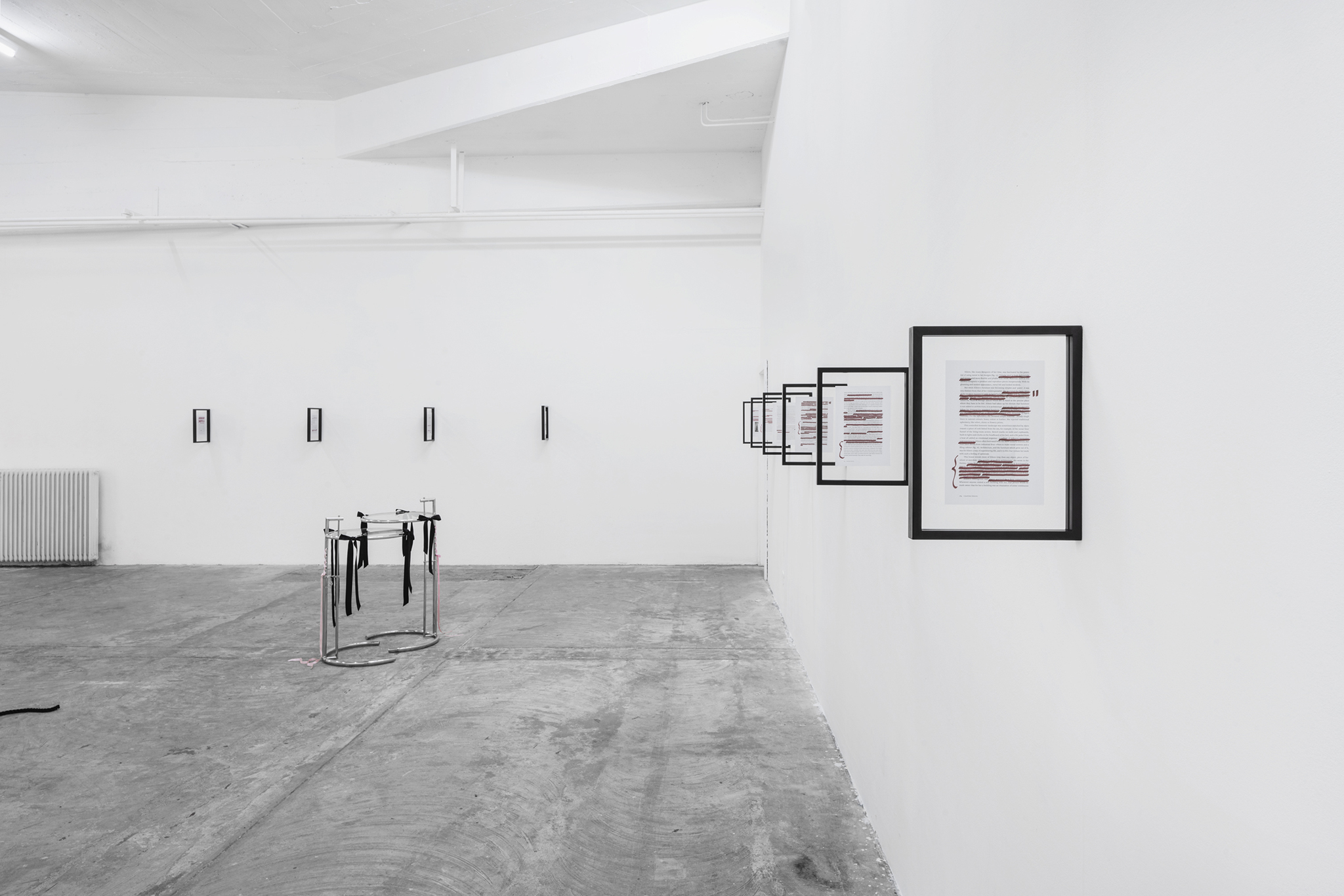 Lauryn Youden, à lire avec les trois cigarettes oubliées, 2025; Lauryn Youden, Hey Nana, if you and I were lovers, would we have been able to fill the emptiness by holding each other?, 2025