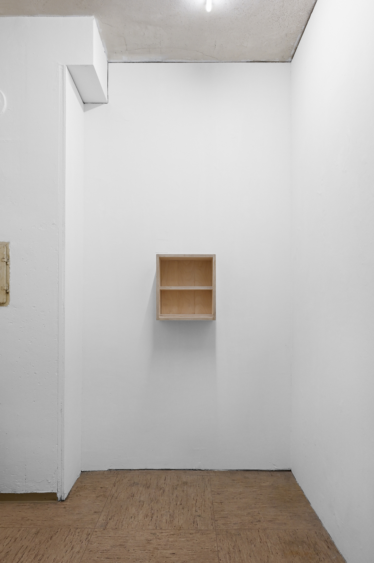 Jason Hirata, "Accumulator" (installation view), 2025, Jason Hirata, "Vergeltung" at Kaiserwache, Freiburg im Breisgau, 2025. Courtesy: the Artist and Kaiserwache. Photo: Stefan Lux