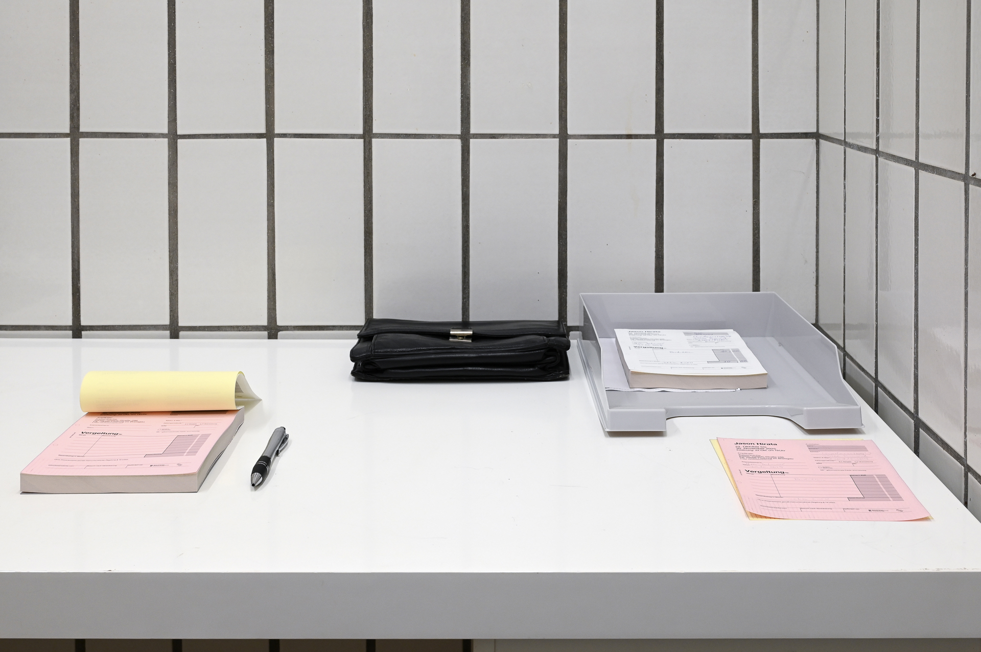 Jason Hirata, "Vergeltungs-Rechnung (reverse invoice)," 2025, Jason Hirata, "Vergeltung" at Kaiserwache, Freiburg im Breisgau, 2025. Courtesy: the Artist and Kaiserwache. Photo: Stefan Lux