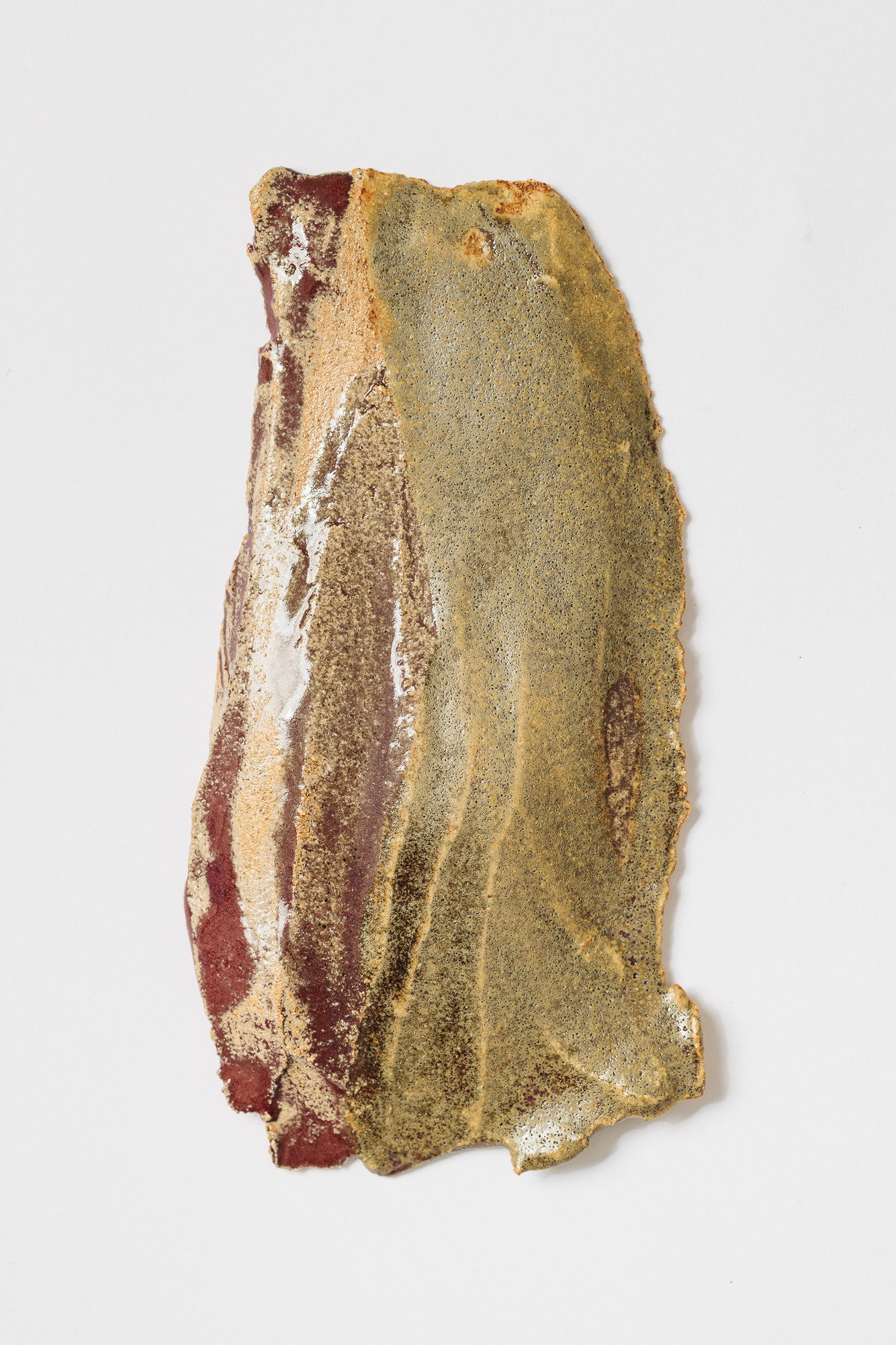 Mercedes Mangrané, Filtrations IV, 2024, glazed ceramics, 17,5 x 9,5 x 1,6 cm