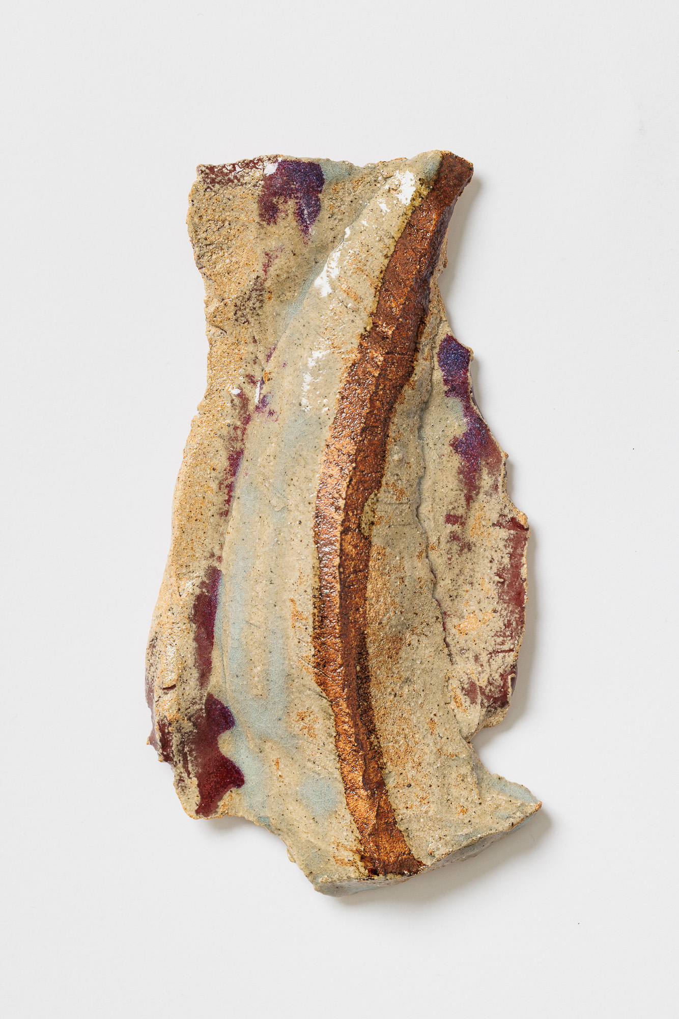 Mercedes Mangrané, Filtrations III, 2024, glazed ceramics, 16,5 x 9 x 2 cm