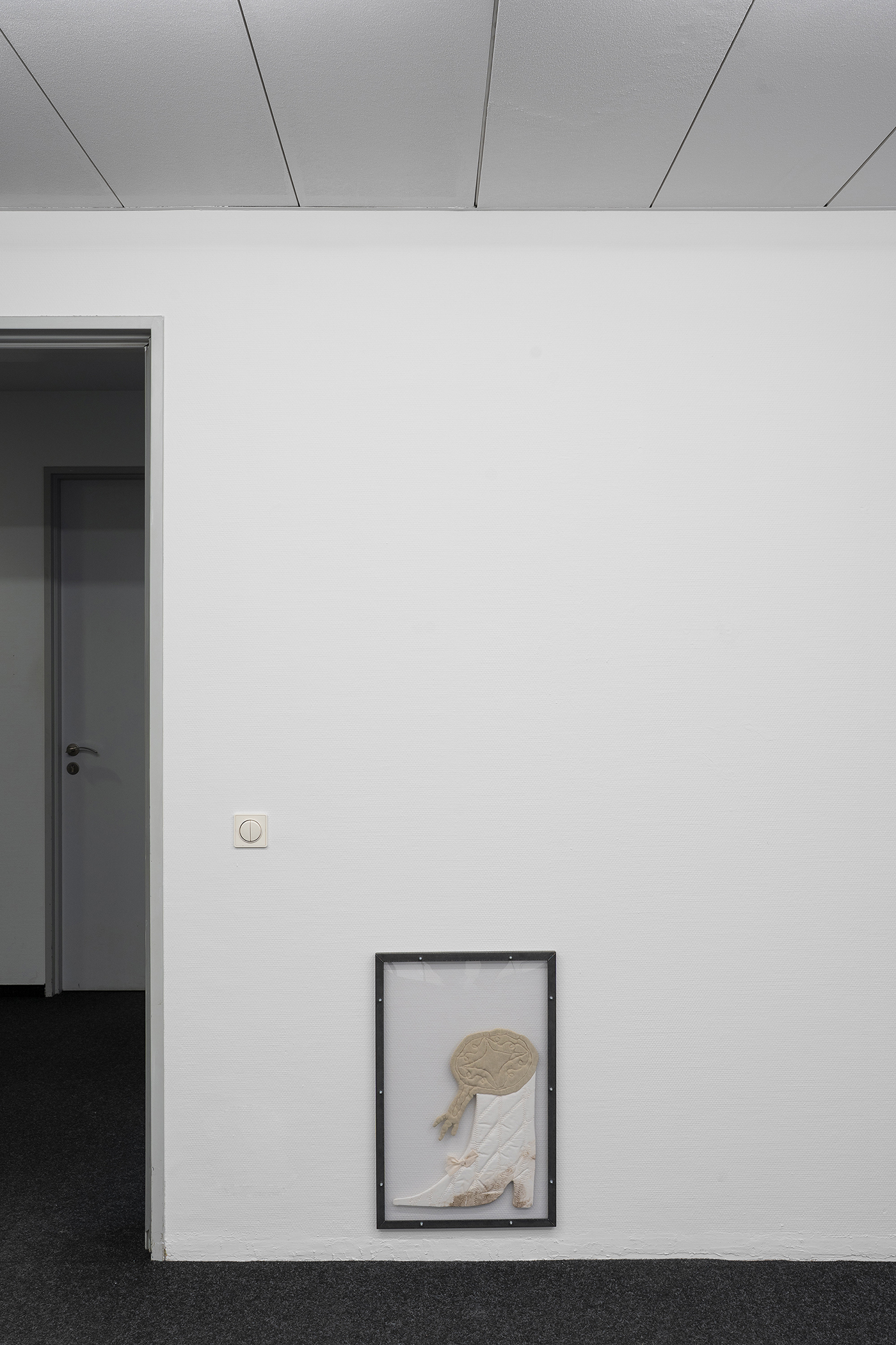 Emmélie Lempert, dear empty apex, installation view, GOODBANK, Frankfurt am Main 2025. Courtesy of Emmélie Lempert and POVcontemporary