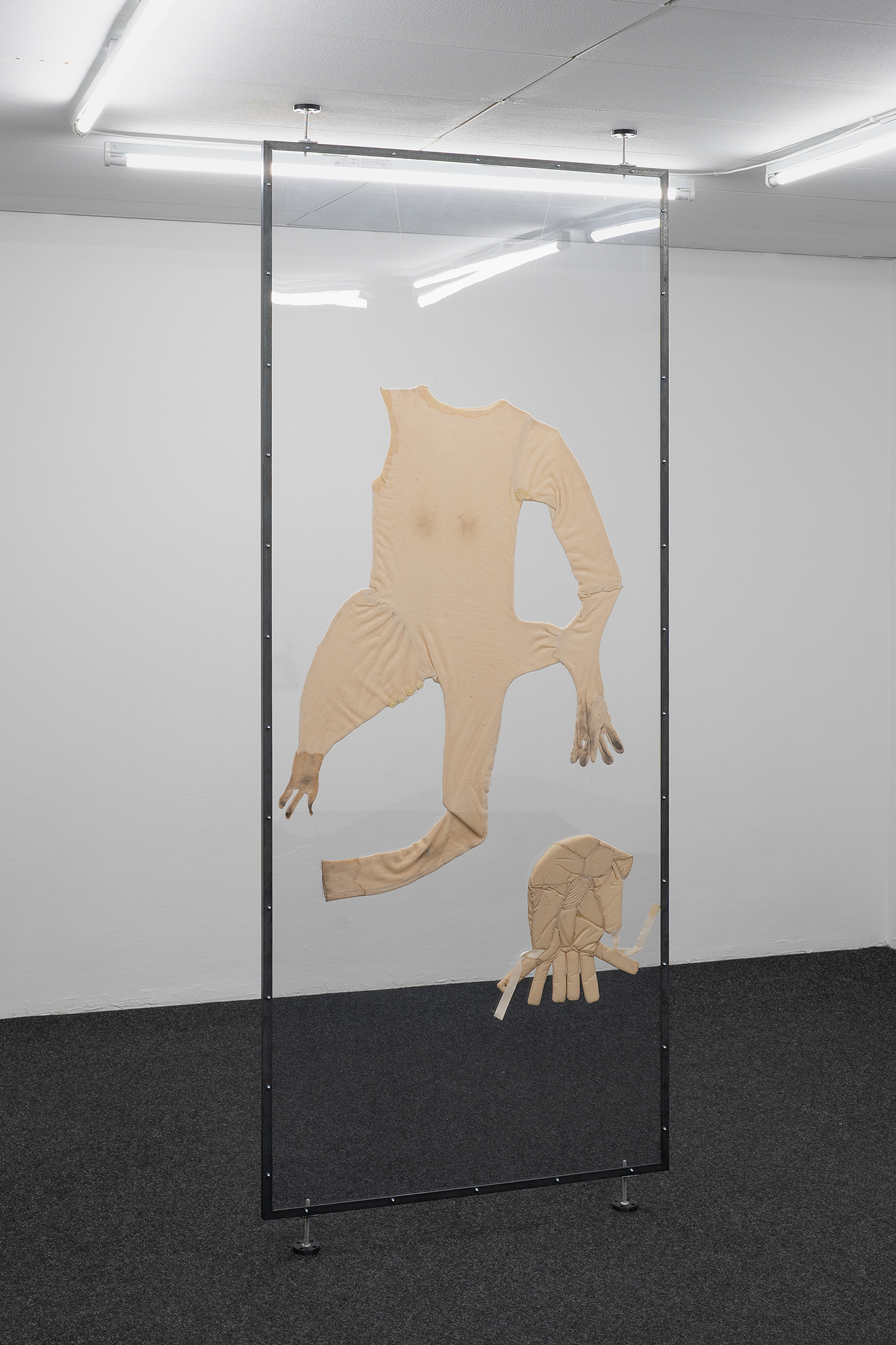 Emmélie Lempert, dear empty apex, installation view, GOODBANK, Frankfurt am Main 2025. Courtesy of Emmélie Lempert and POVcontemporary