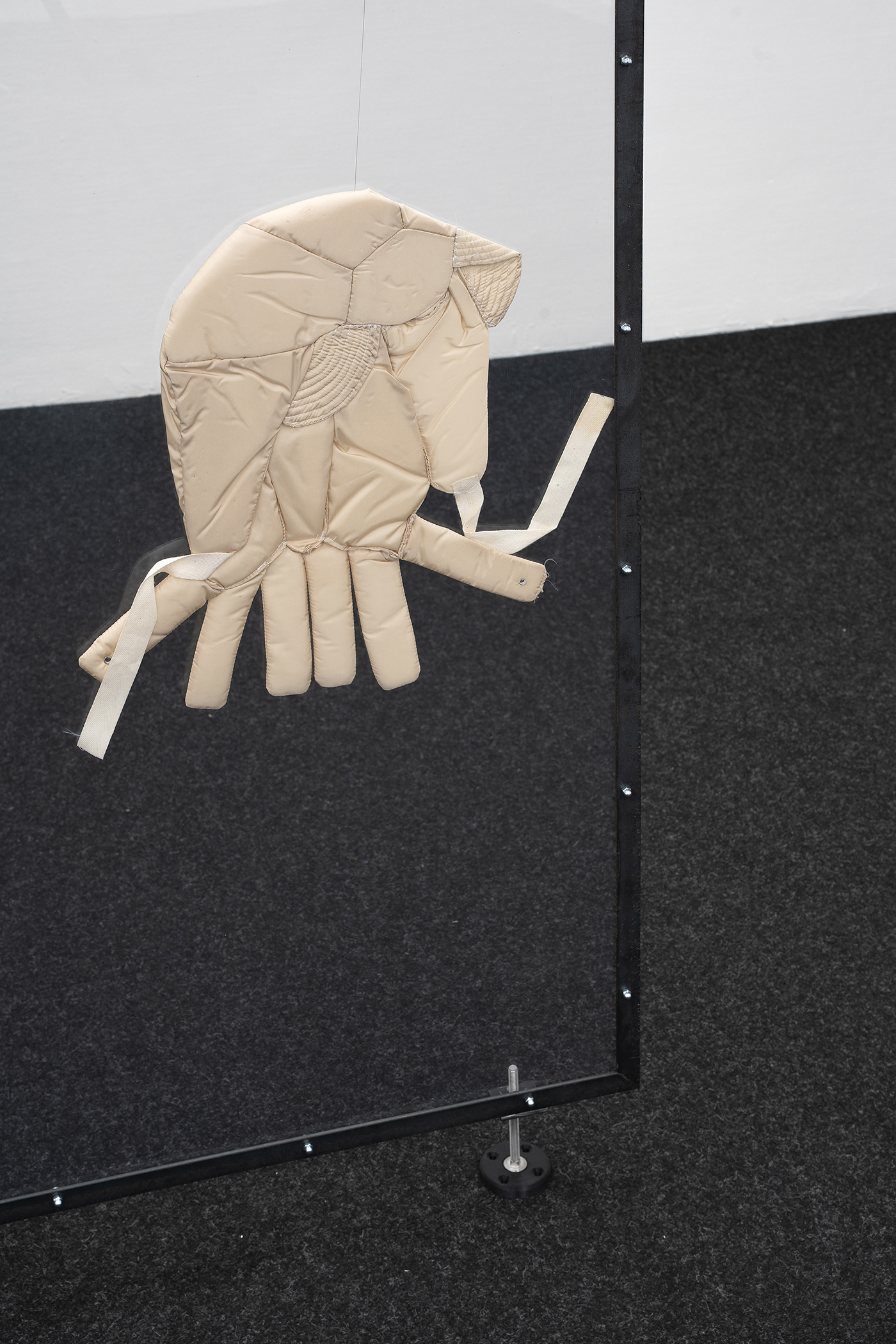 Emmélie Lempert, dear empty apex, installation view, GOODBANK, Frankfurt am Main 2025. Courtesy of Emmélie Lempert and POVcontemporary