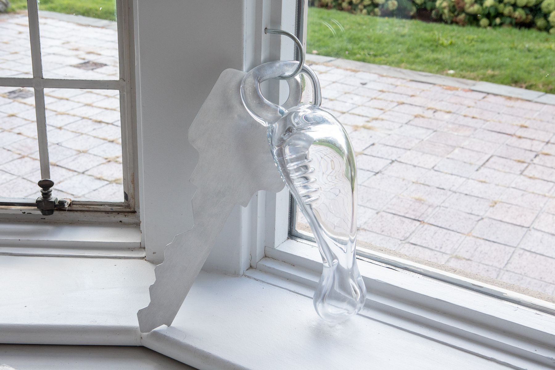 Andreia Santana: A Door Handle, A Handshake in Gairloch Gardens, 2025.