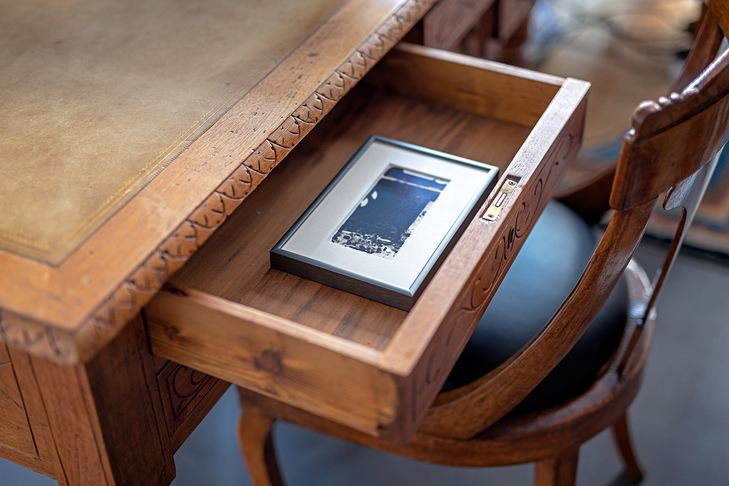 Emil Sandström Untitled, 2025 Silver gelatin contact photogram in artist’s frame 22,2 x 14,5 cm (framed)