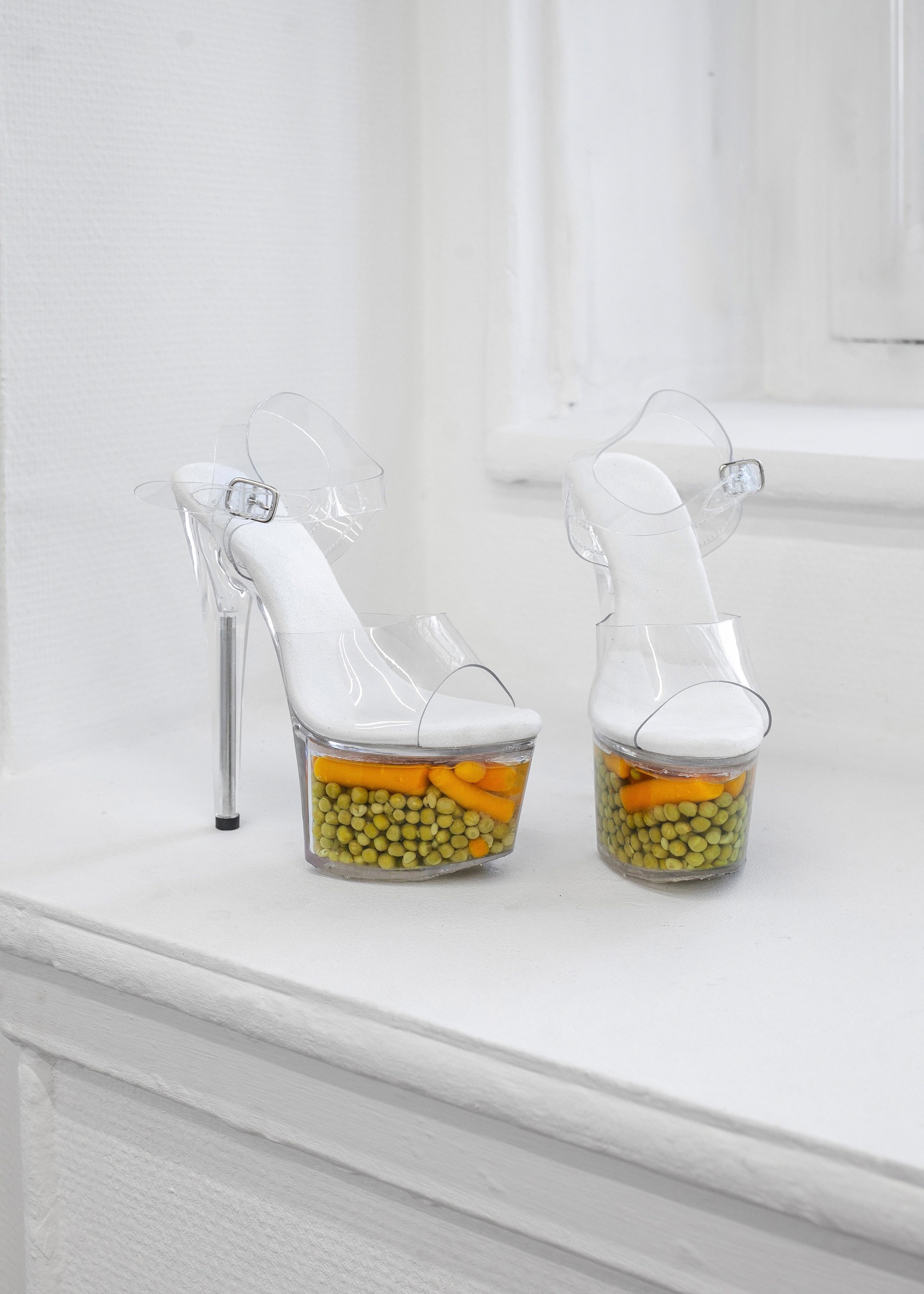 Iuliia Skromnaya, "Peas on Heels", 2025, Mixed media, 18 х 25 х 8 cm 