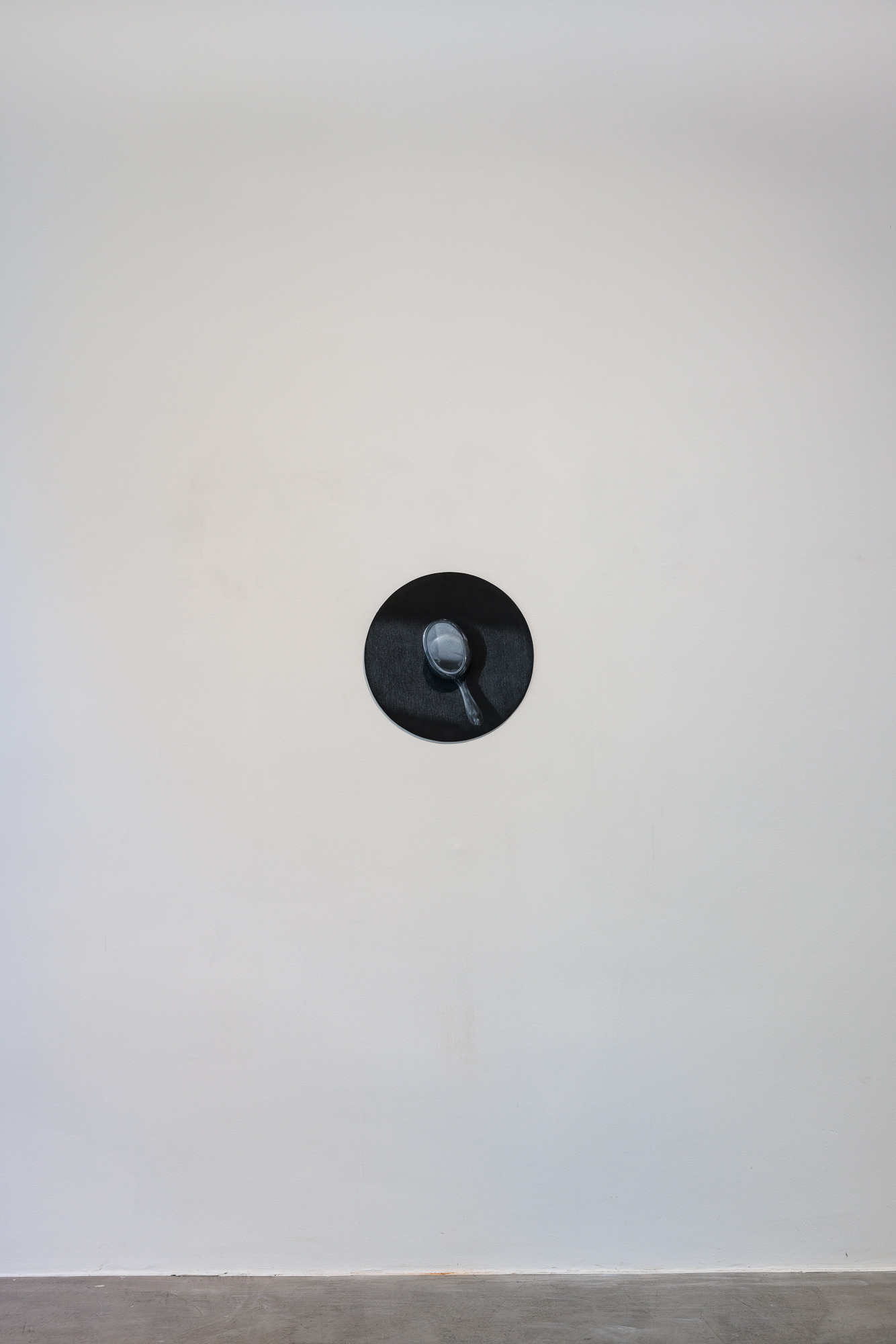 Melanie Ebenhoch, Untitled, oil on resin, ø 40 cm, 2025