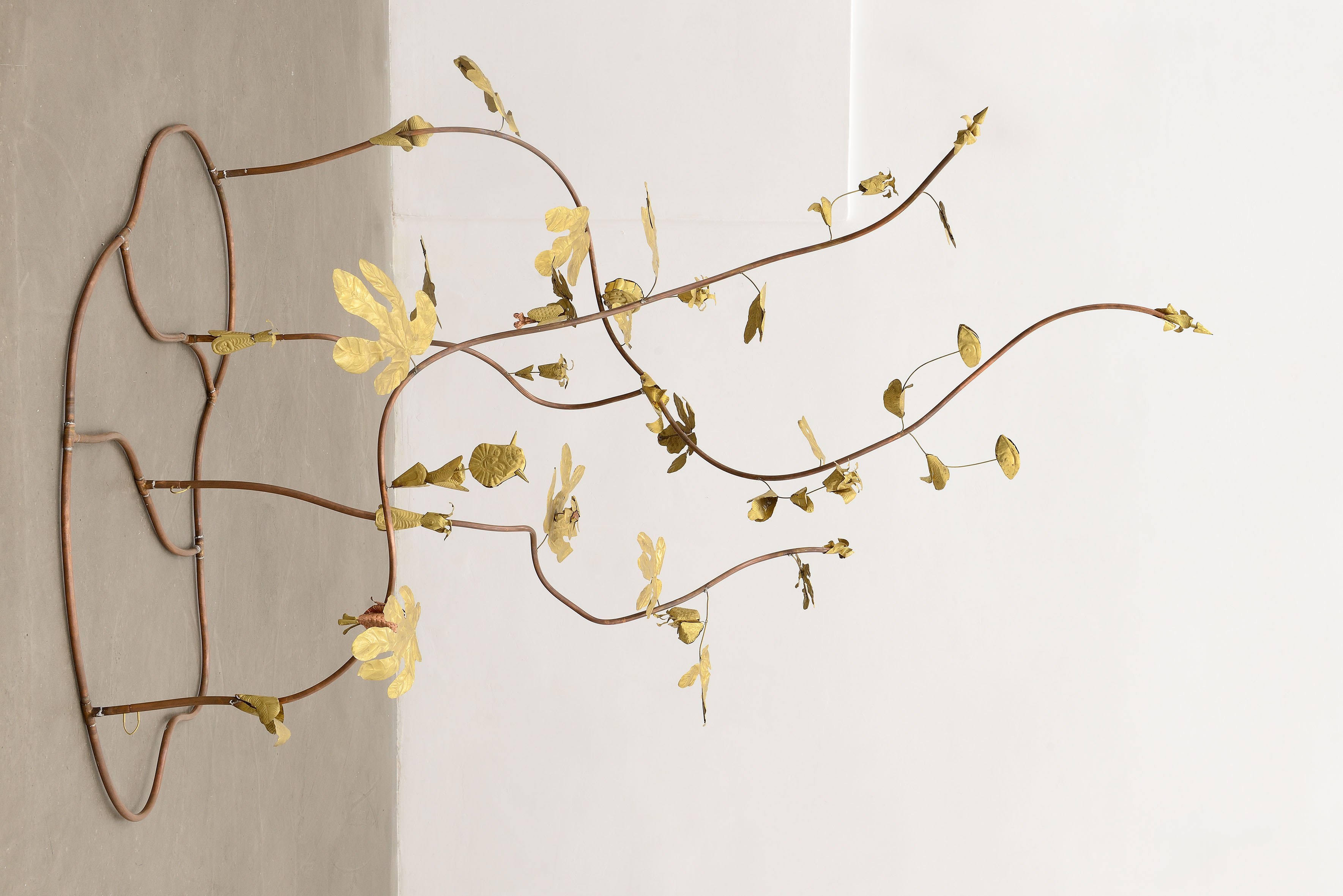 Blanca Gracia, El árbol Waq Waq, 2022, welded copper pipe, embossed brass, copper sheets, 108 x 160 x 70 cm. Photo by Roberto Apa. Courtesy of ADA, Rome