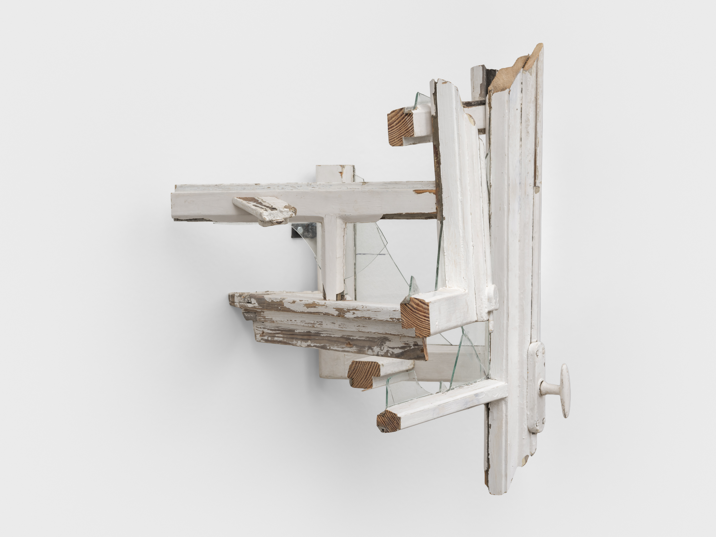 Vincent Scheers, POV, 2025, Wood, glass, 56 x 54 x 42 cm